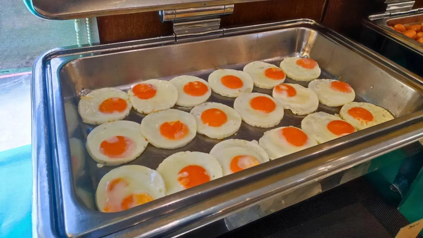 Breakfast in Diamond Plaza Hotel Breakfast in Diamond Plaza Hotel