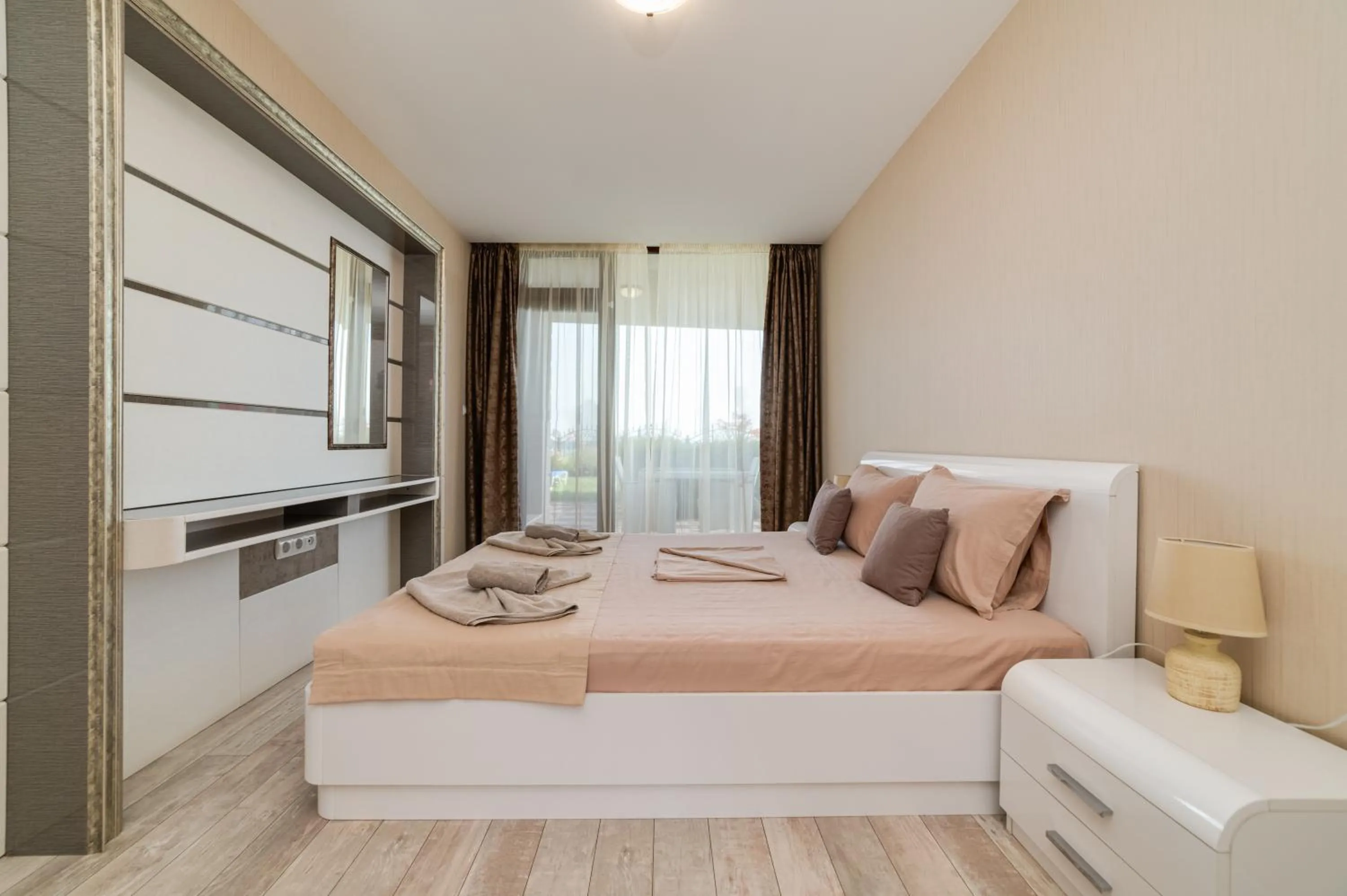 Bed in Apartcomplex Golden Bay