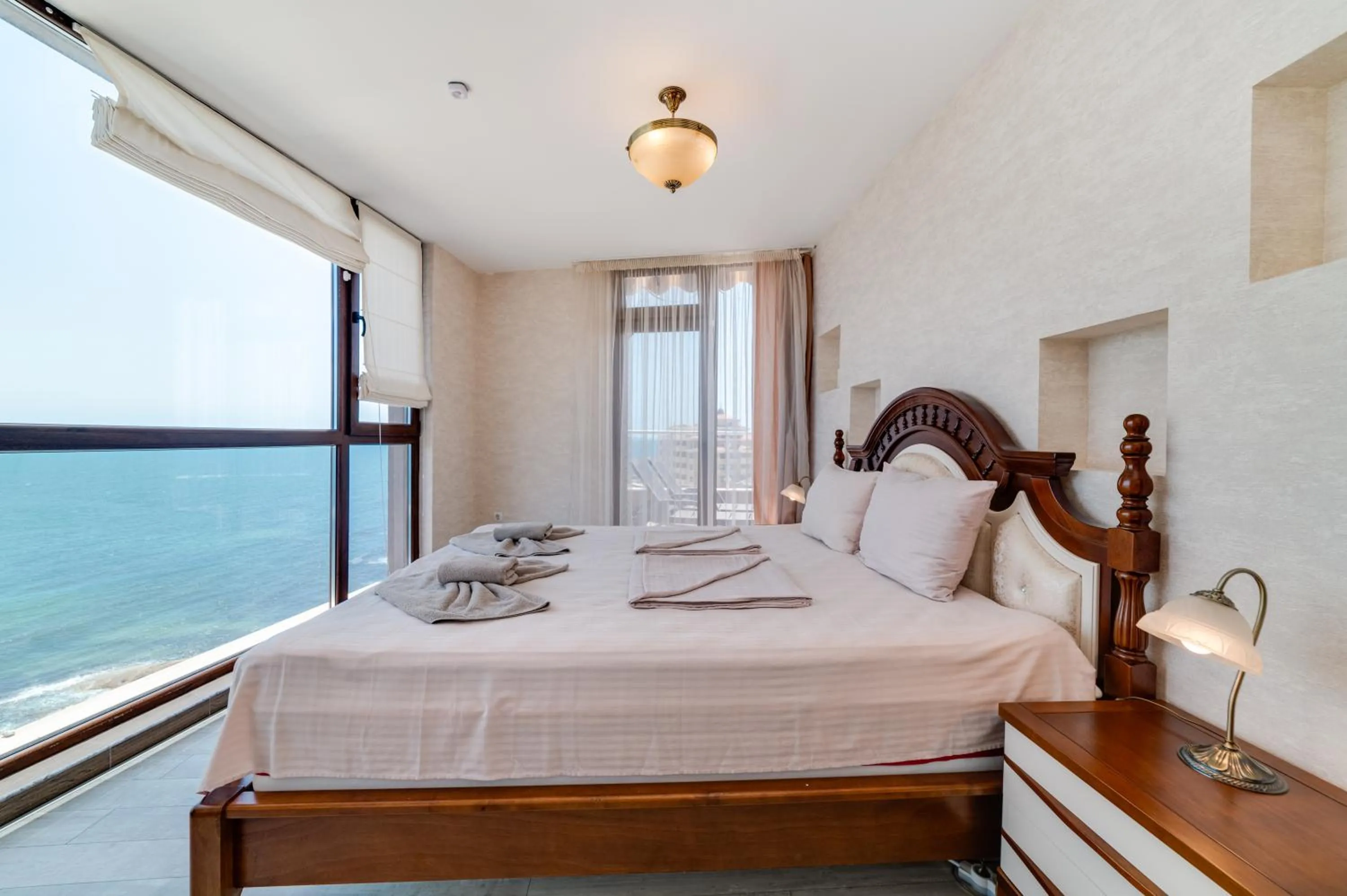 Bed in Apartcomplex Golden Bay