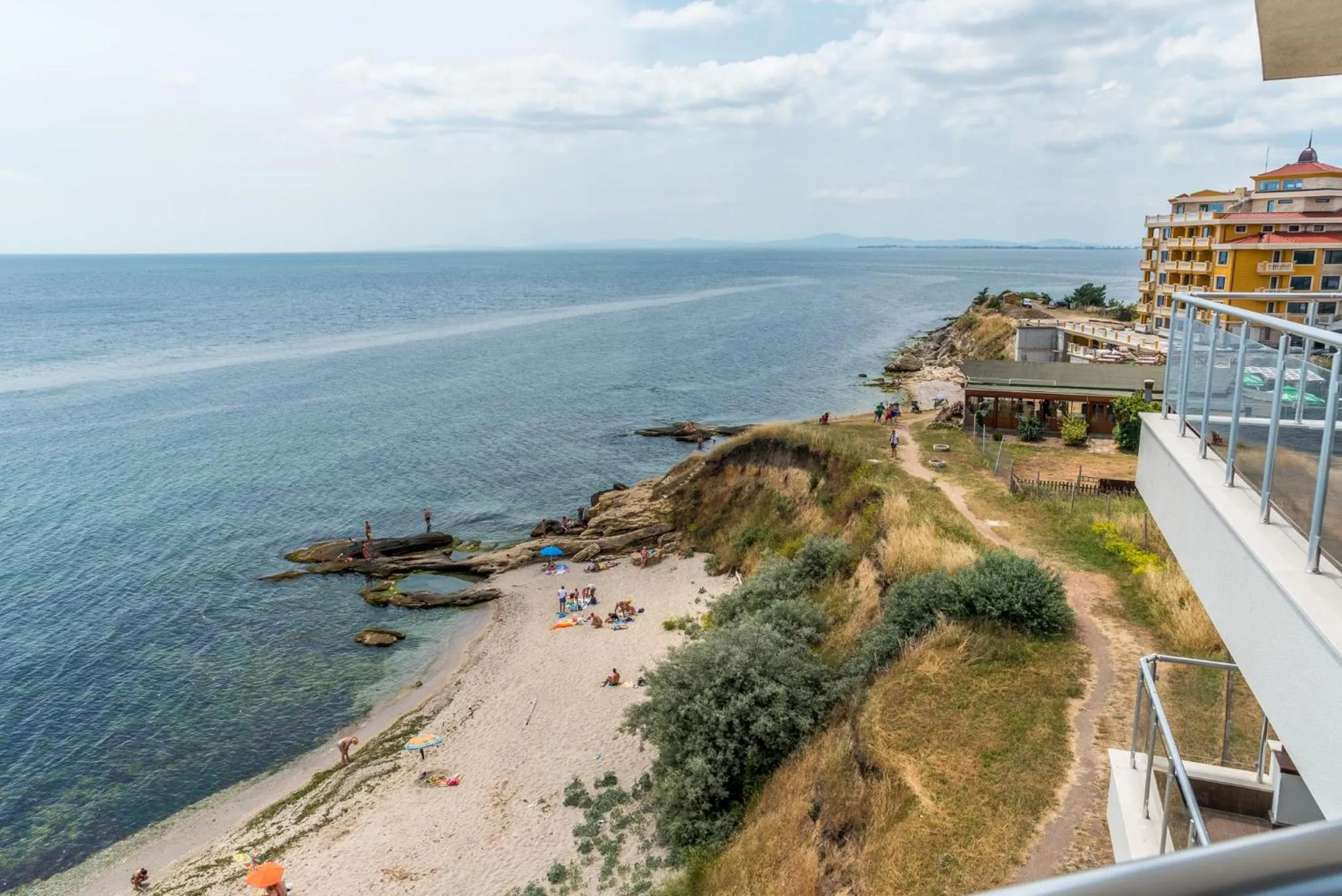 Beach in Apartcomplex Golden Bay