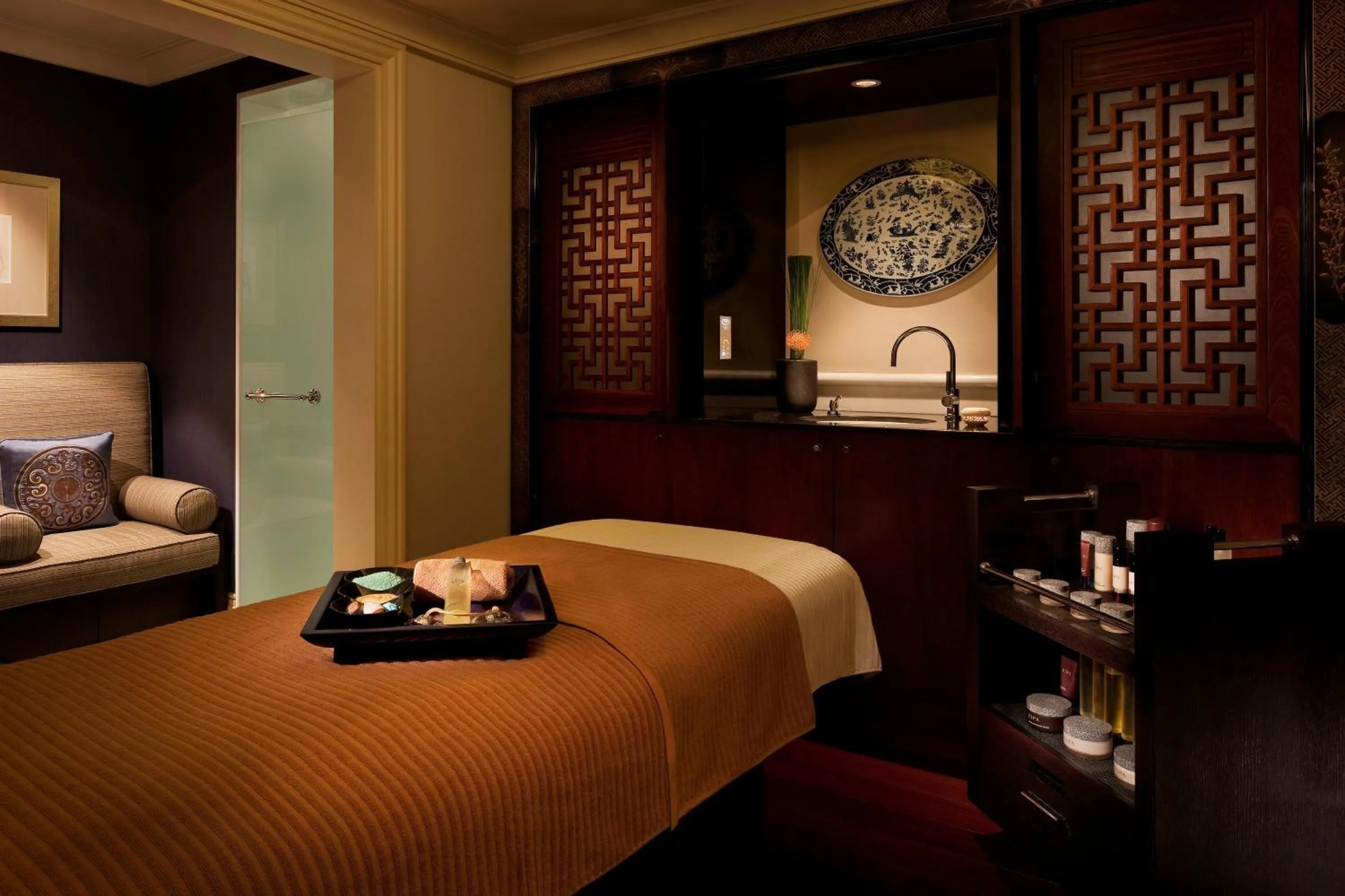 Spa and wellness centre/facilities, Bed in The Peninsula Shanghai