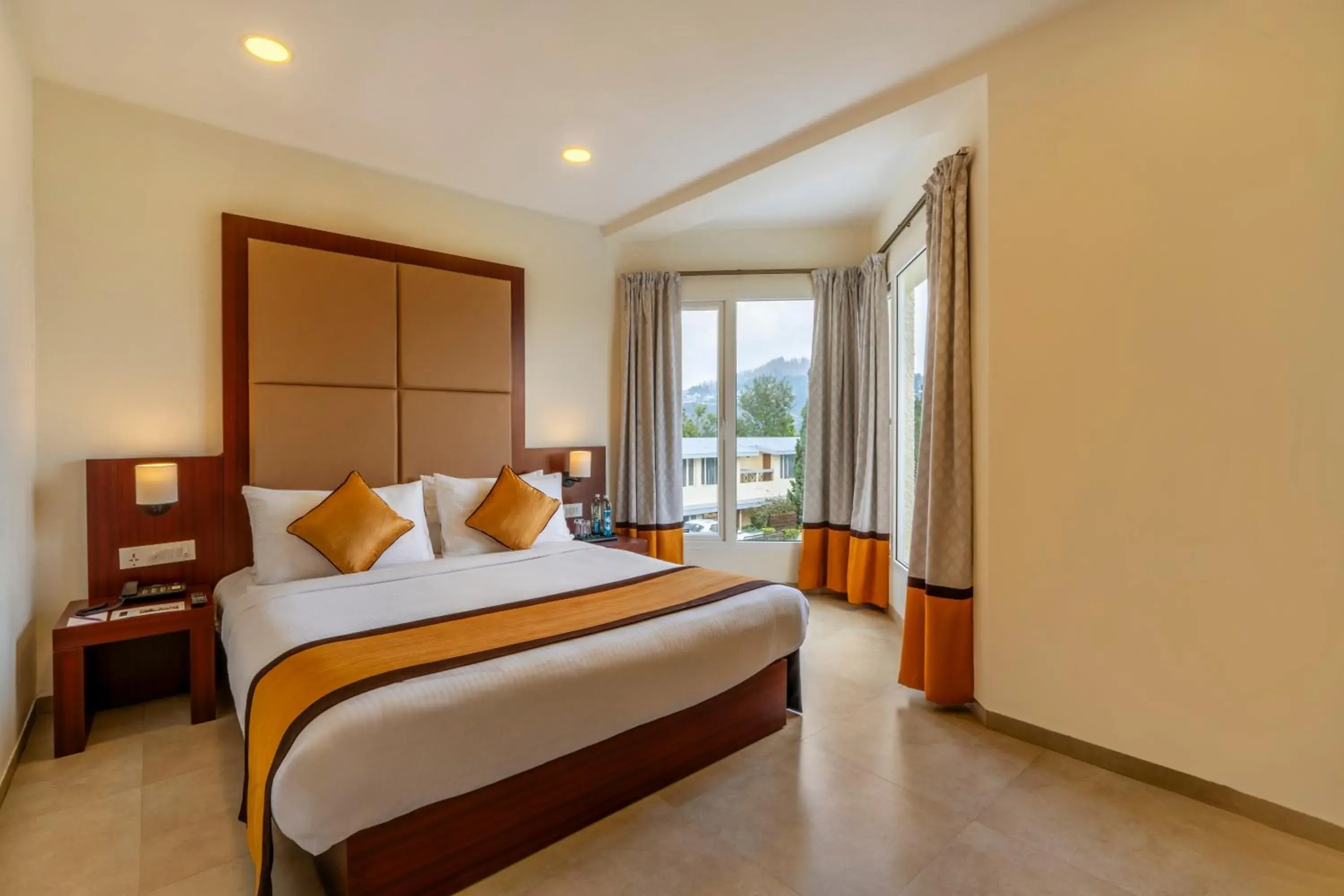 Bed in Sterling Ooty Fern Hill Bed in Sterling Ooty Fern Hill