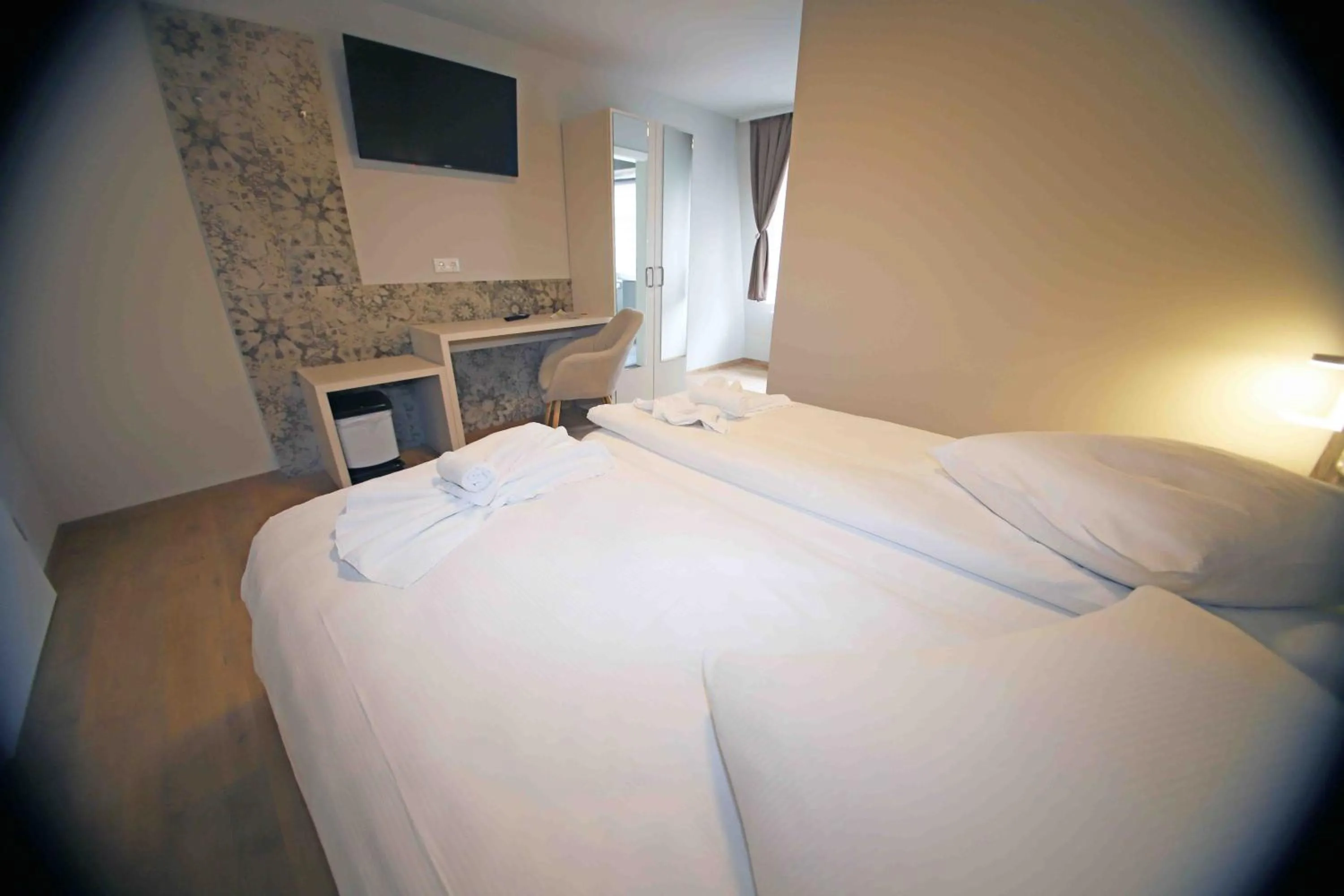 Bed in Pension Villa Colosseo im Herzen von Meiningen