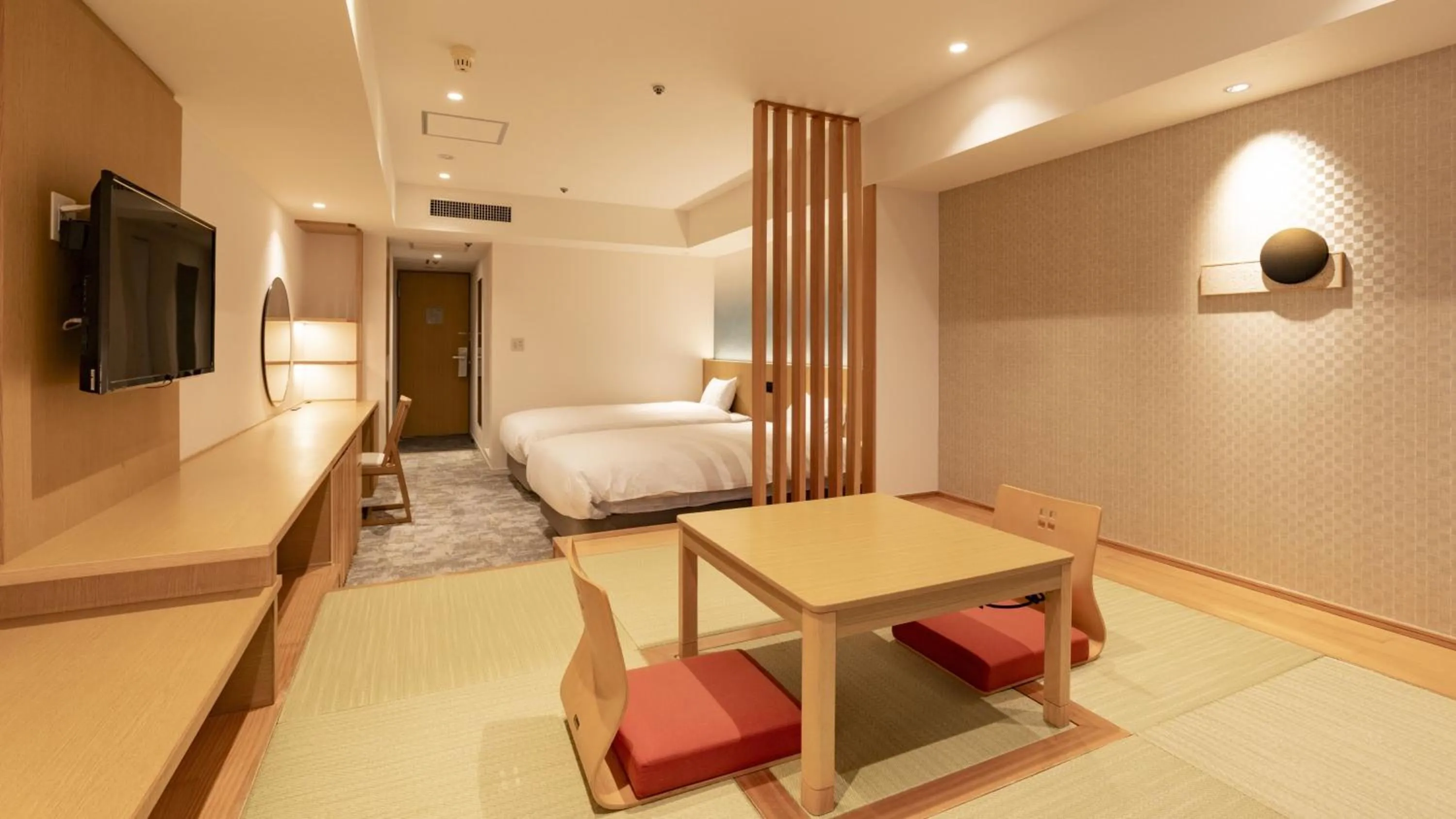 Photo of the whole room, Bed in ANA Crowne Plaza Resort Appi Kogen by IHG