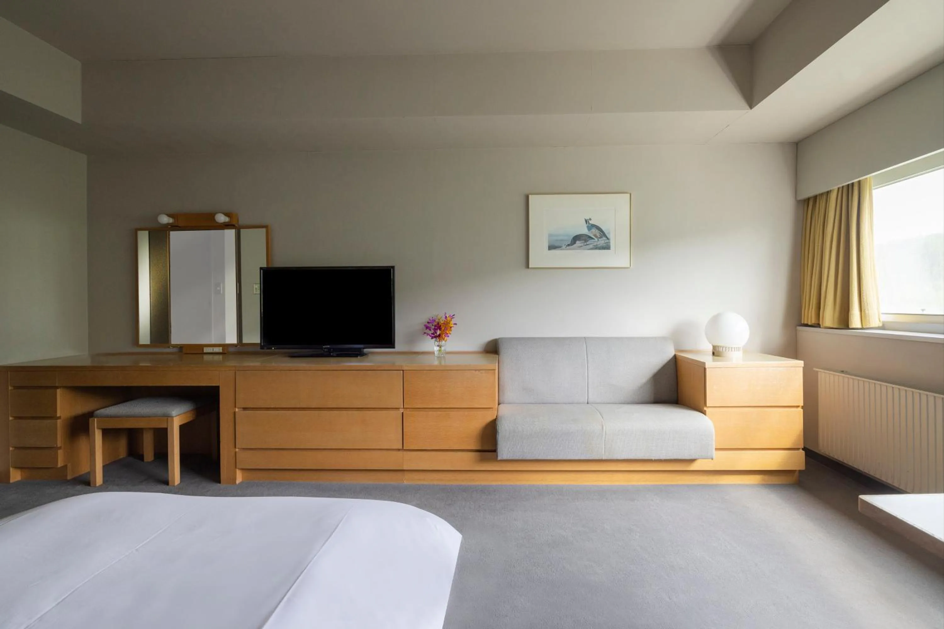 Photo of the whole room, Bed in ANA Crowne Plaza Resort Appi Kogen by IHG