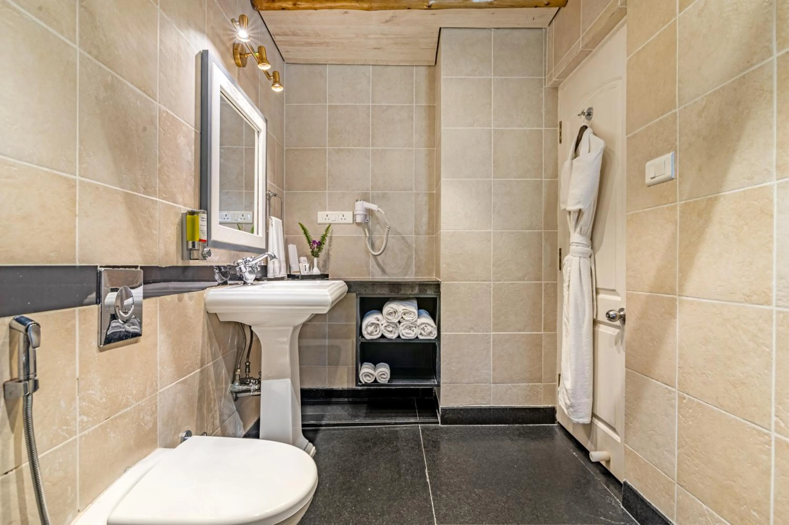 Bathroom in Sterling Kodai Lake