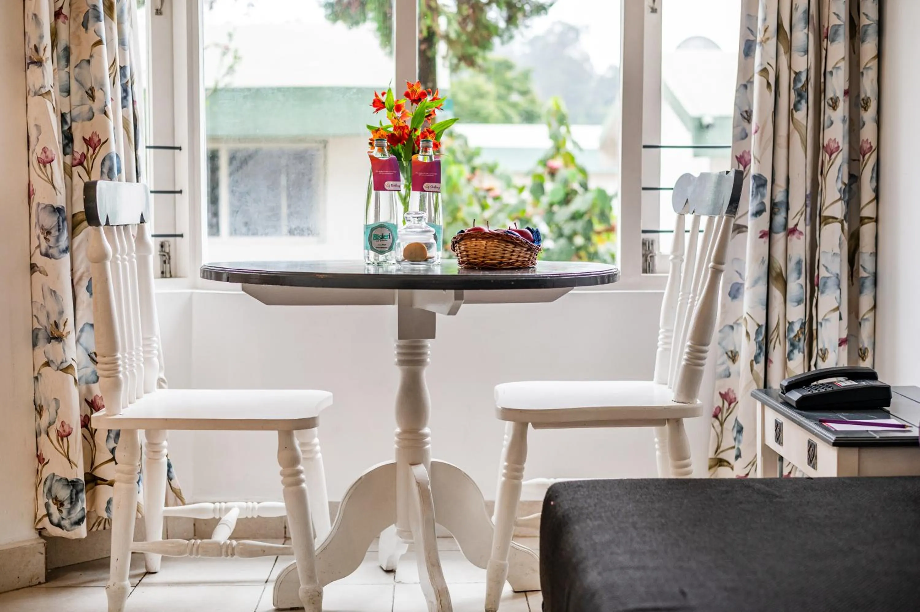 Seating area in Sterling Kodai Lake
