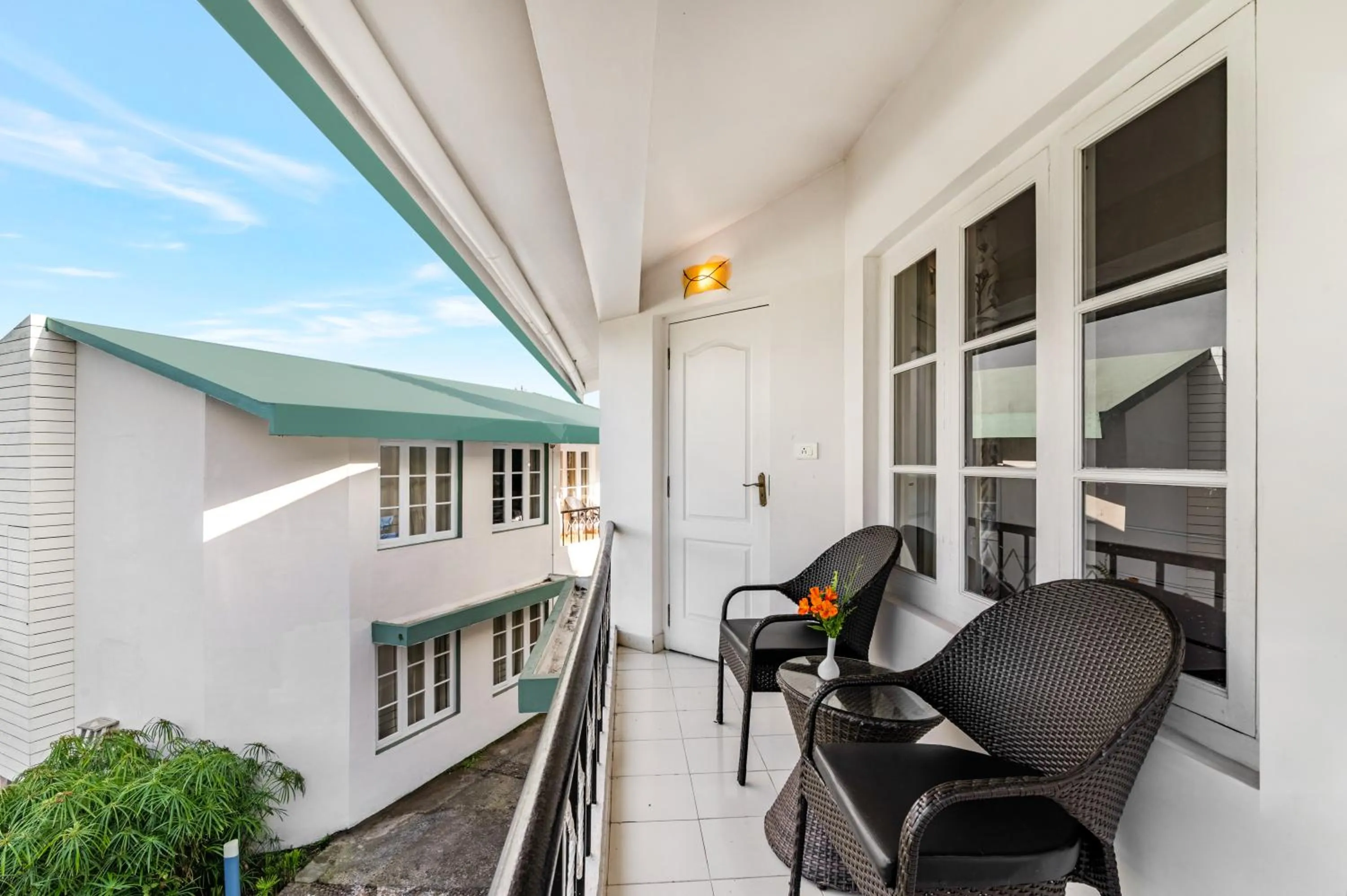 Seating area in Sterling Kodai Lake