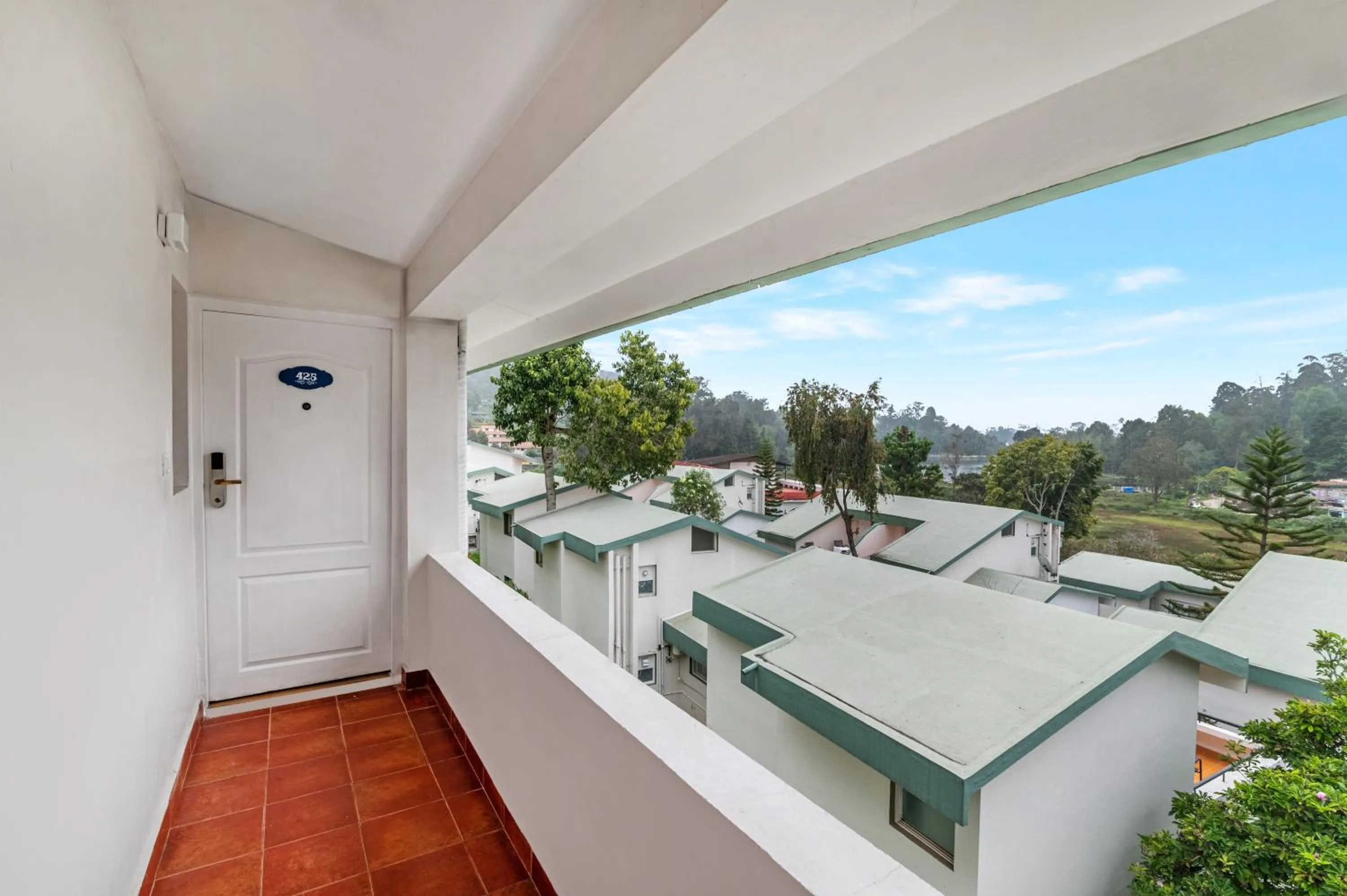 Day in Sterling Kodai Lake