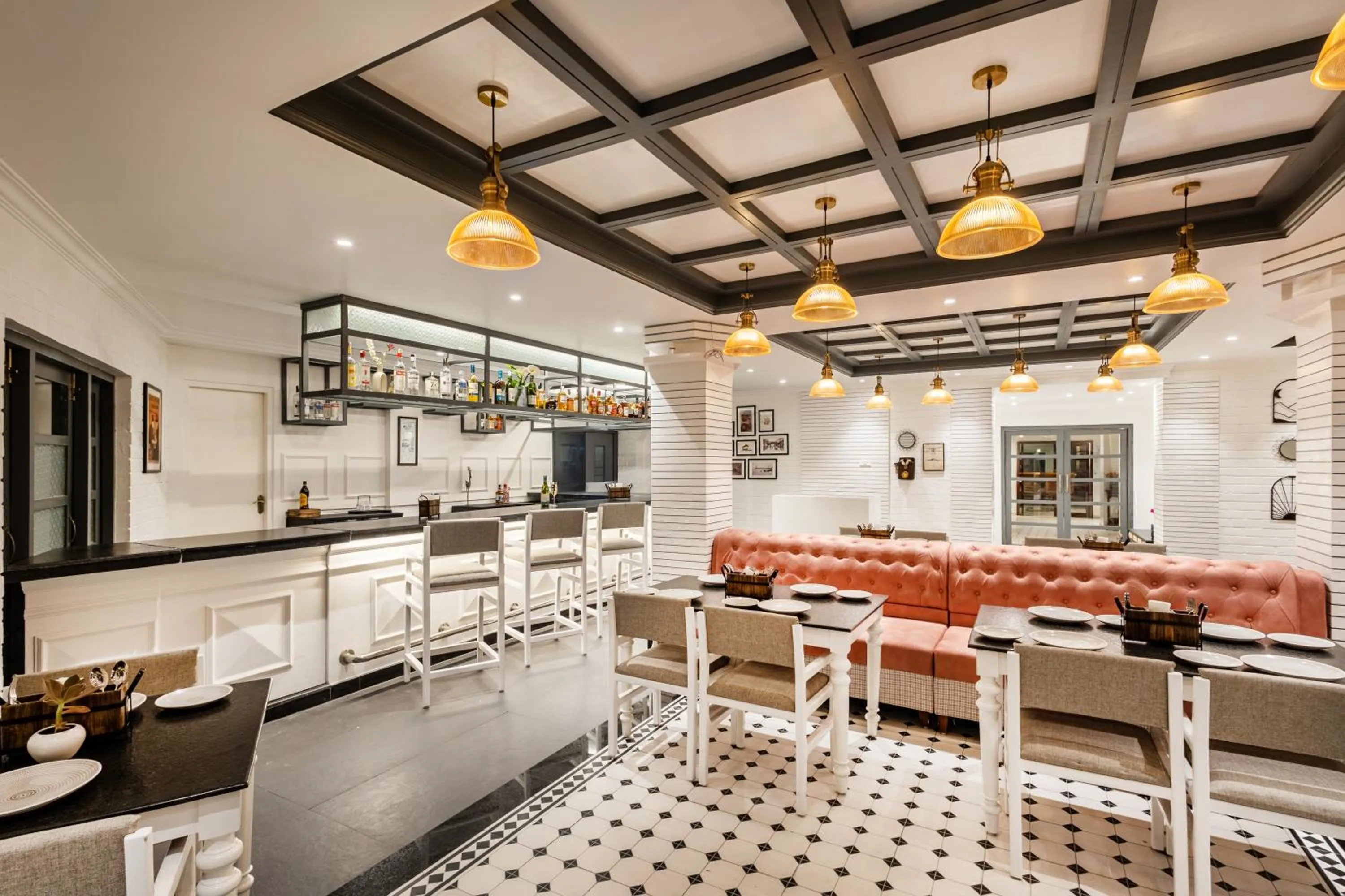 Lounge or bar in Sterling Kodai Lake