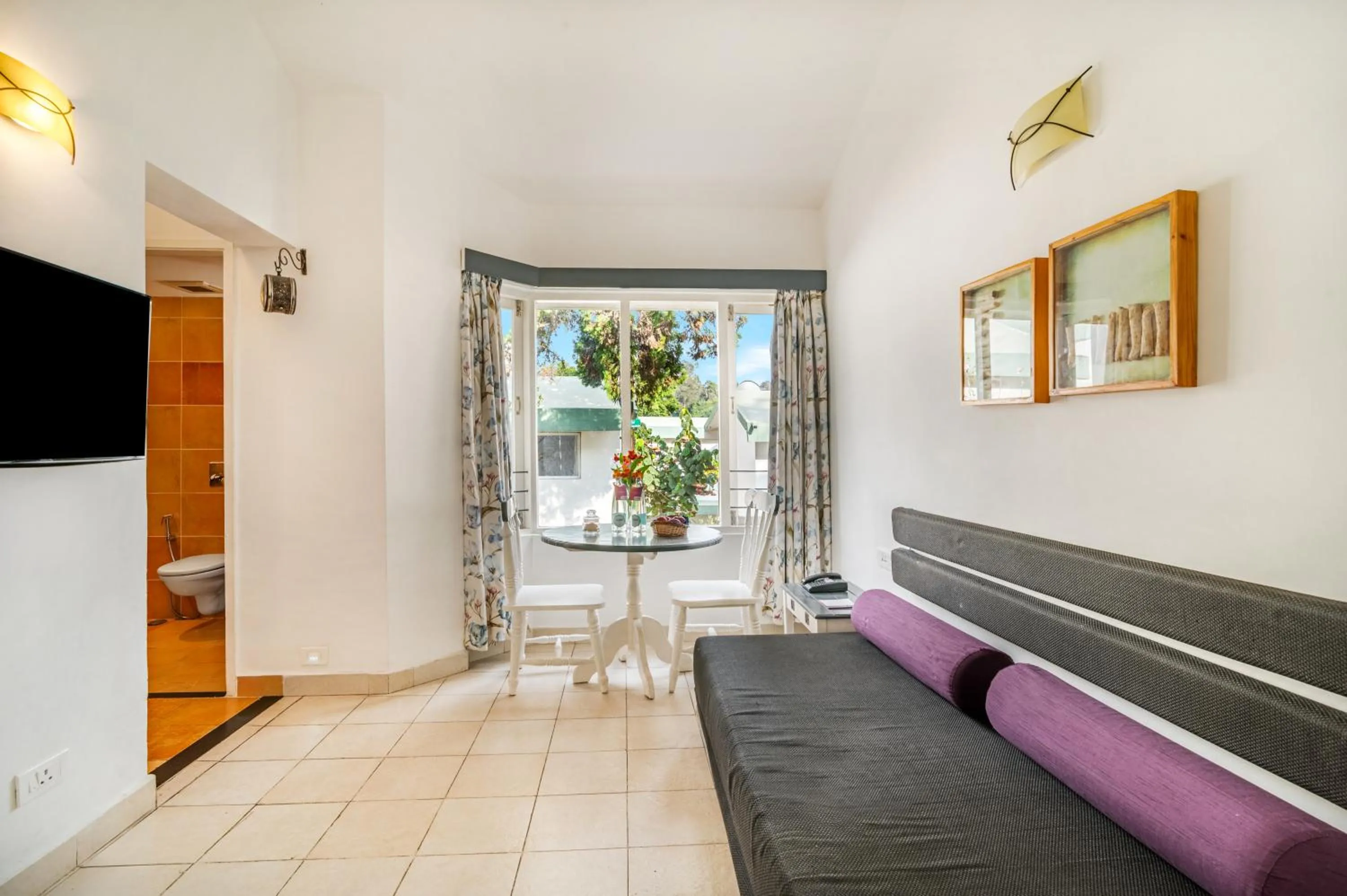 Living room in Sterling Kodai Lake