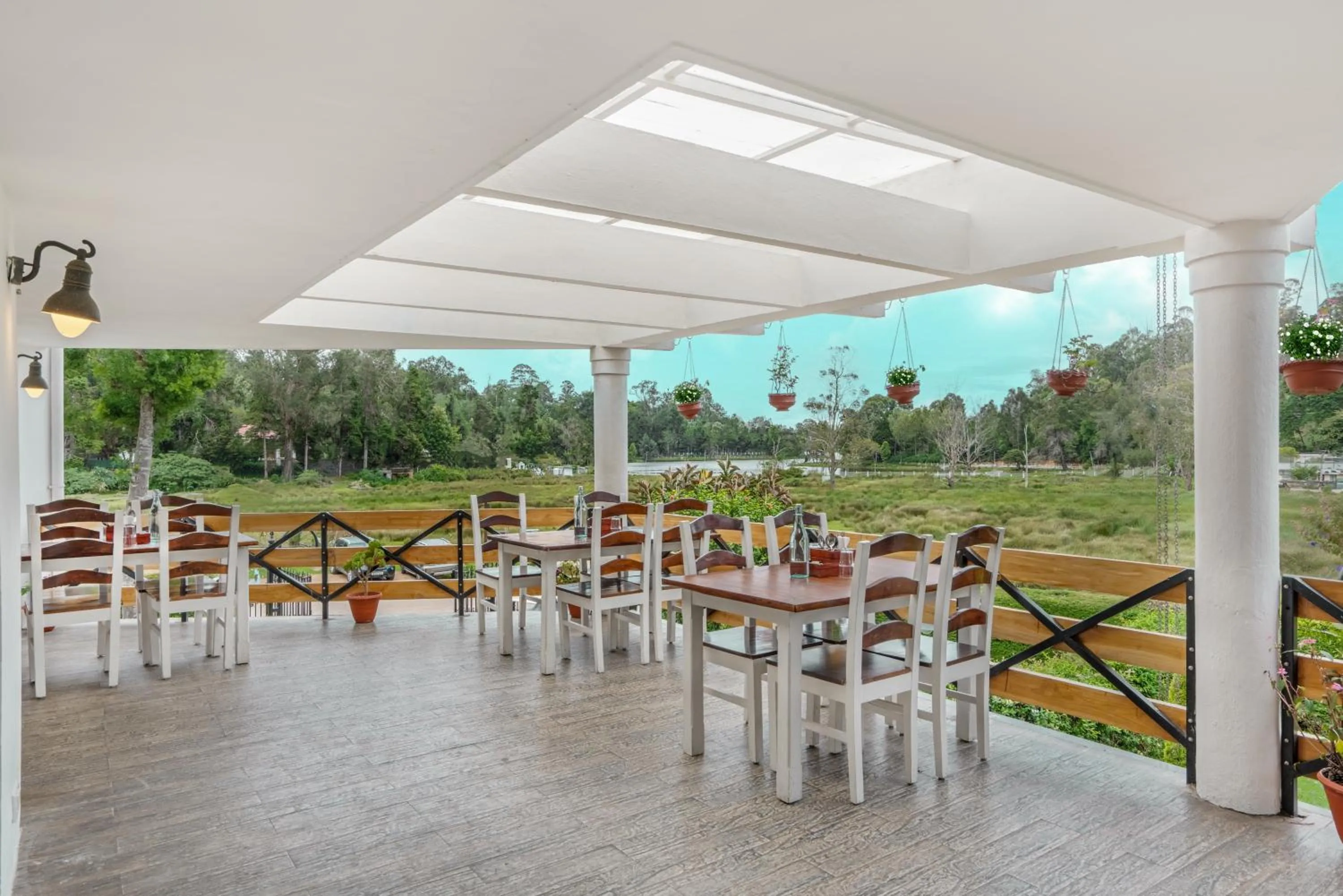 Restaurant/places to eat in Sterling Kodai Lake