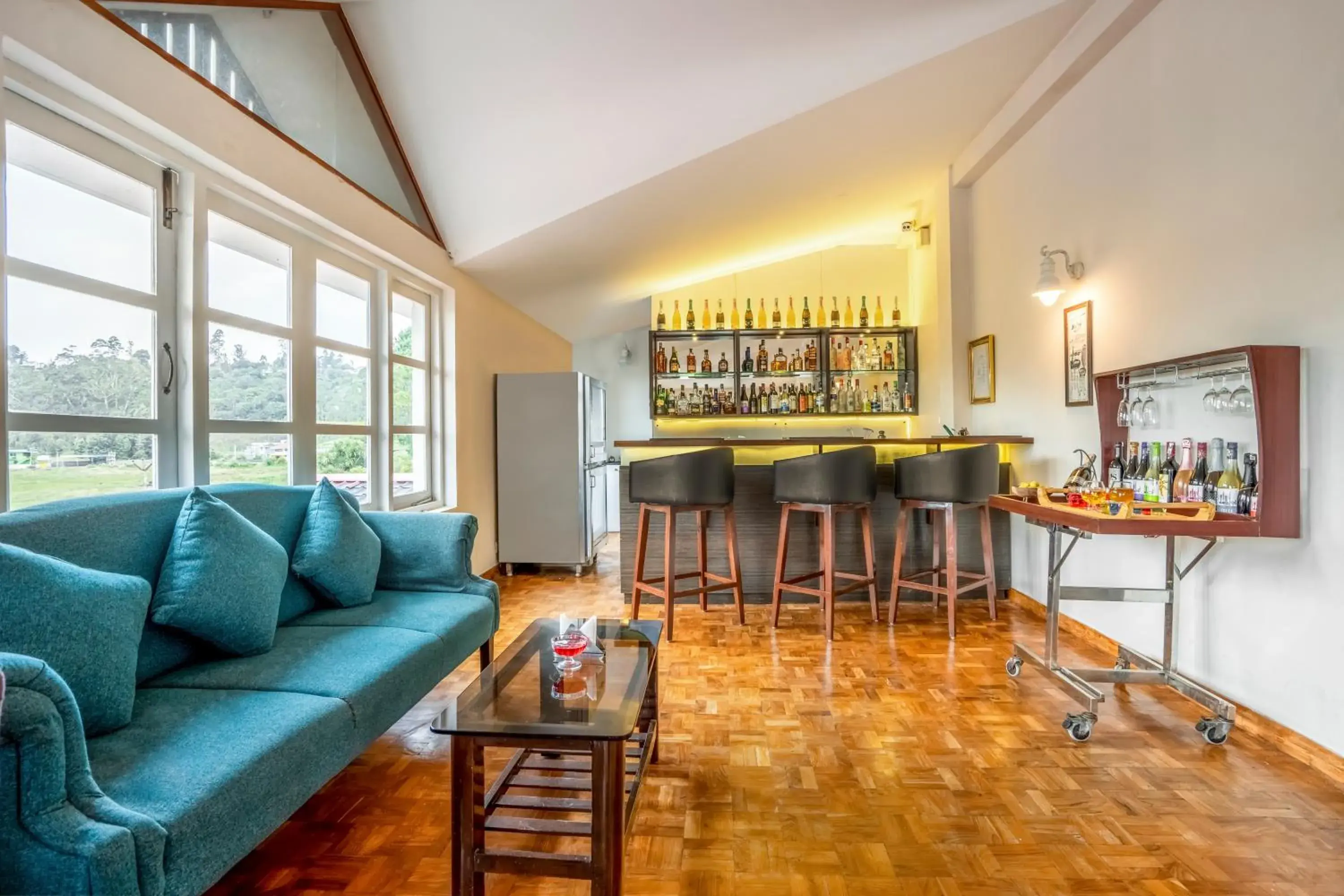 Lounge or bar in Sterling Kodai Lake Lounge or bar in Sterling Kodai Lake