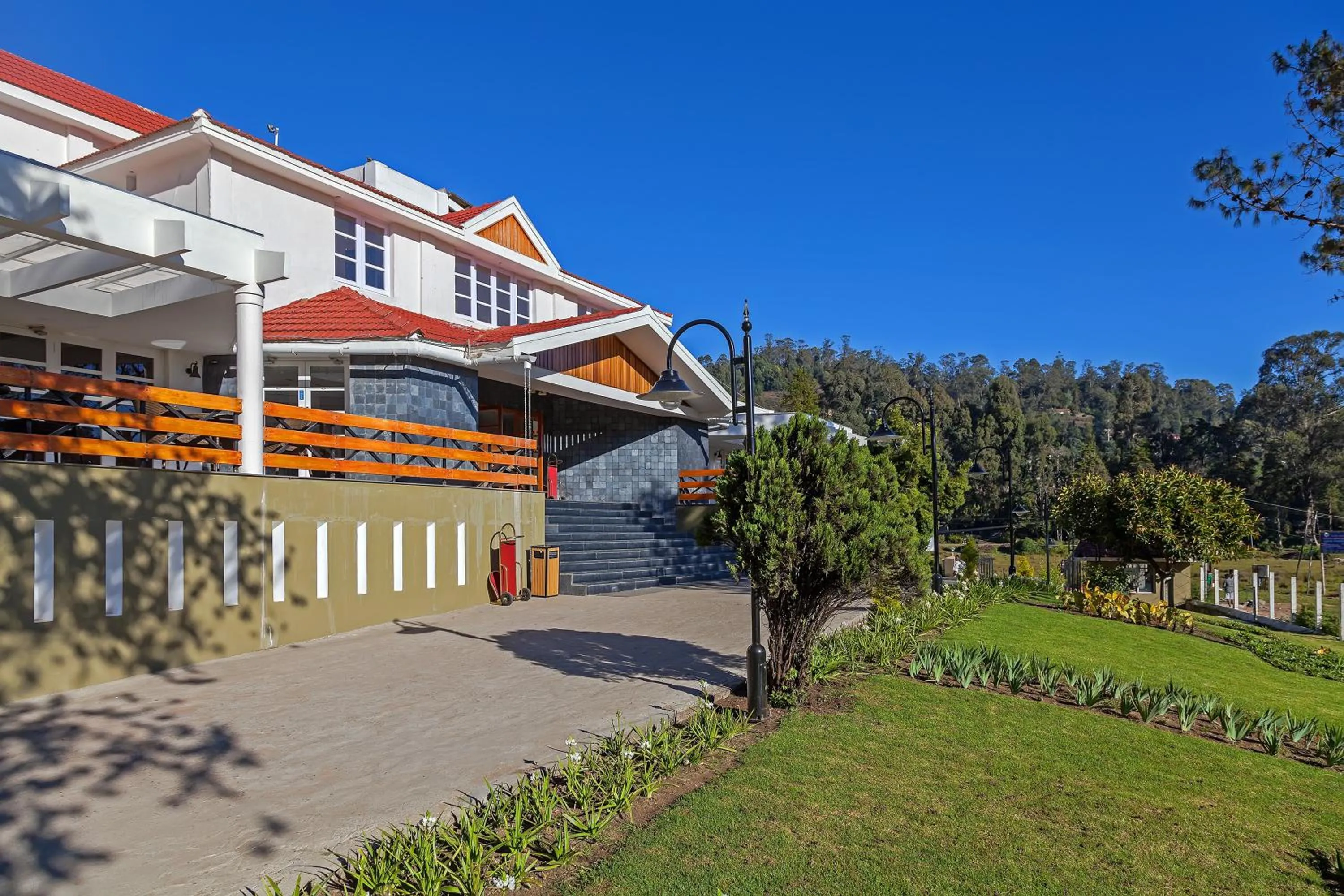 Facade/entrance in Sterling Kodai Lake