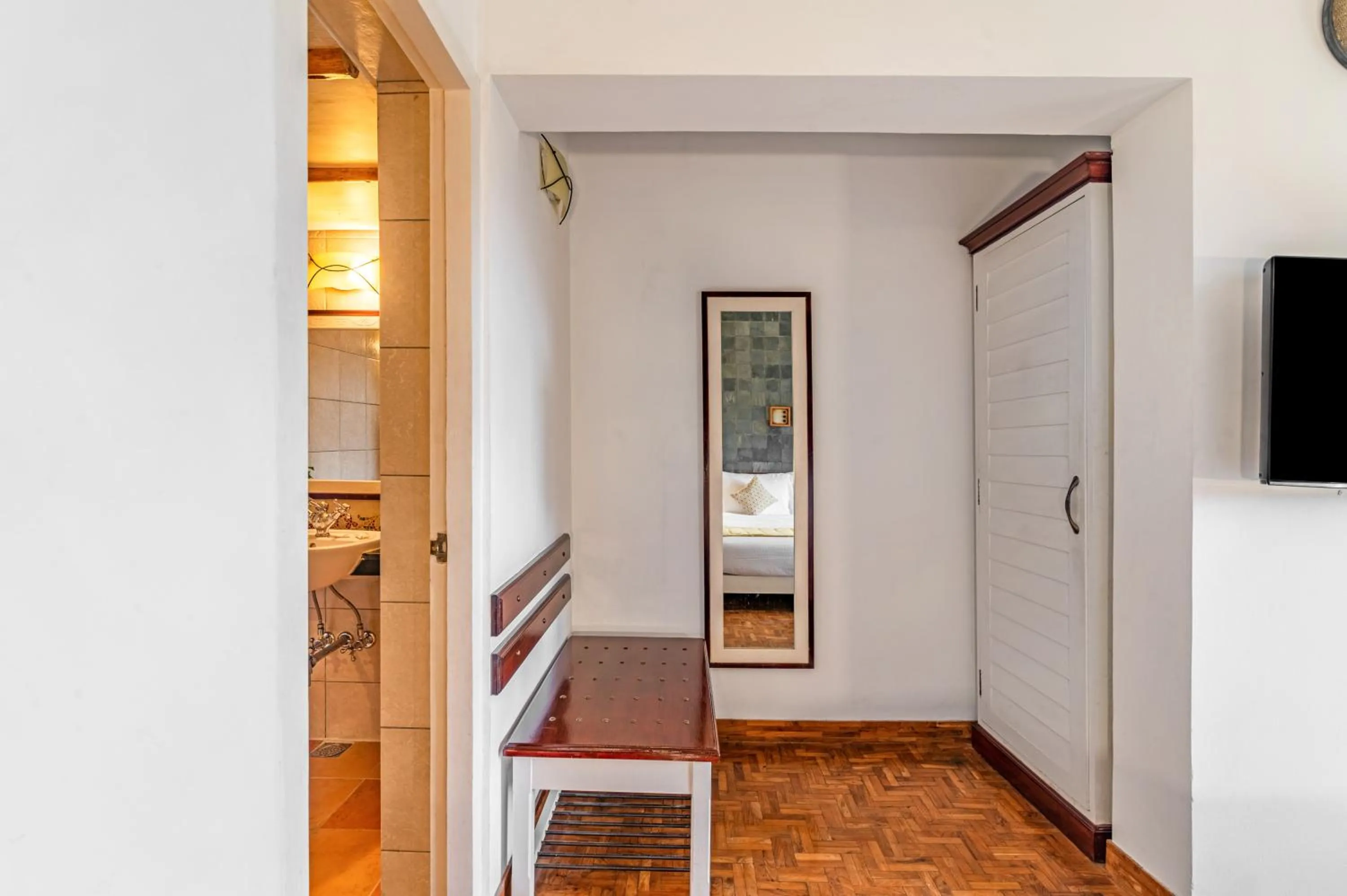 wardrobe in Sterling Kodai Lake