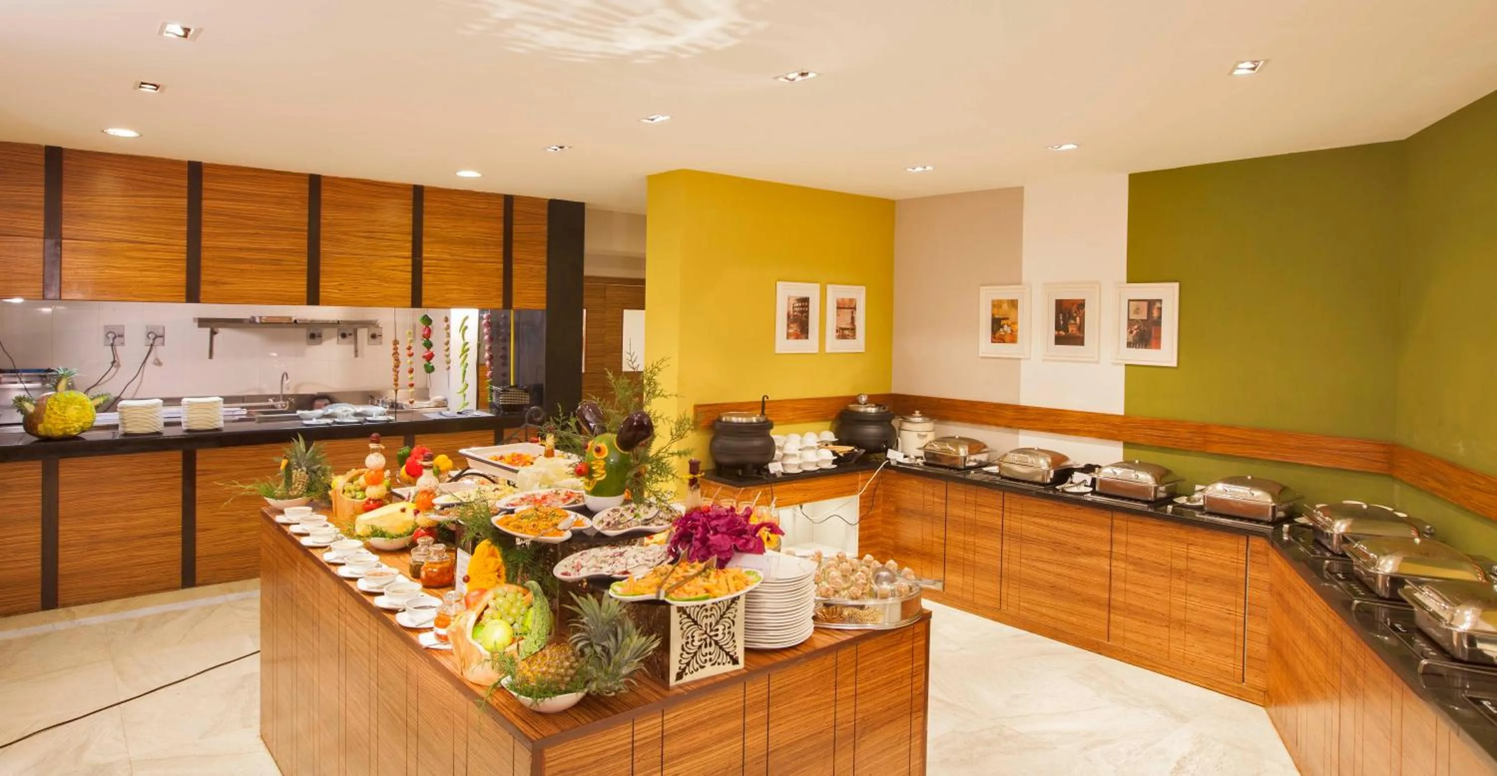 Restaurant/places to eat in Sterling Kodai Lake