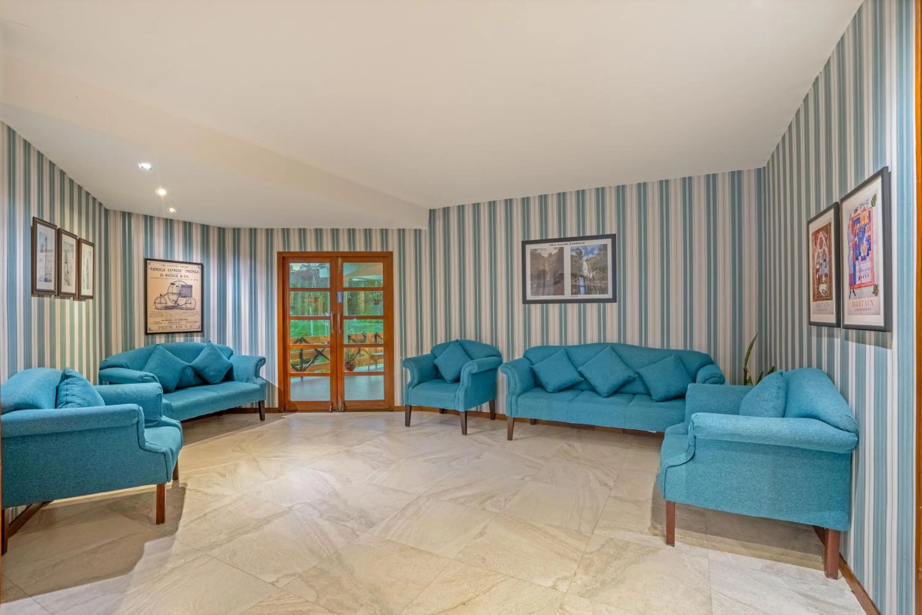 Seating area in Sterling Kodai Lake