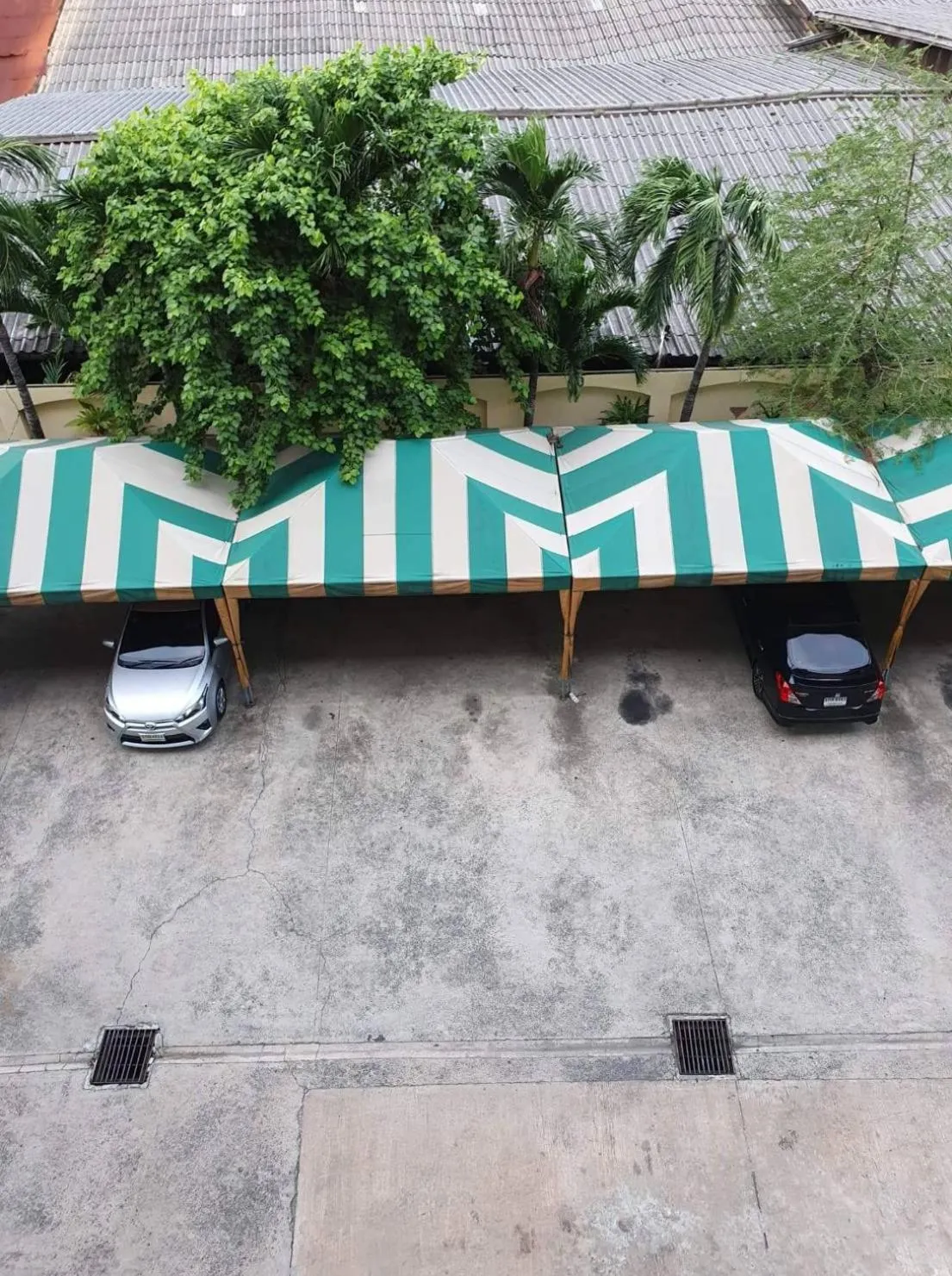 The Montana Lodge-Sathorn