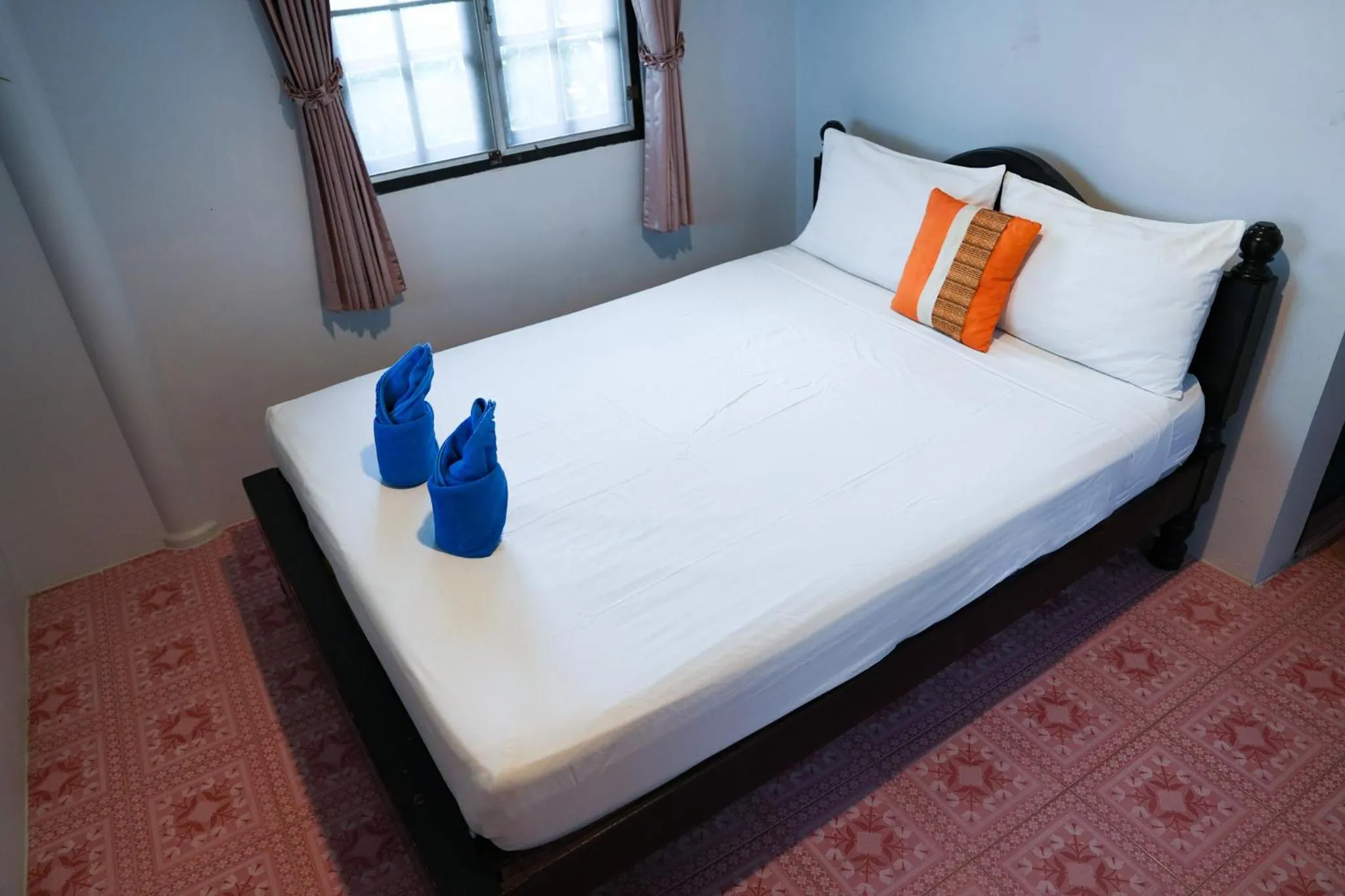 Bed in JP Resort Koh Tao