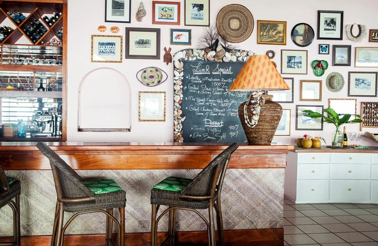 Restaurant/places to eat in Aore Island Resort