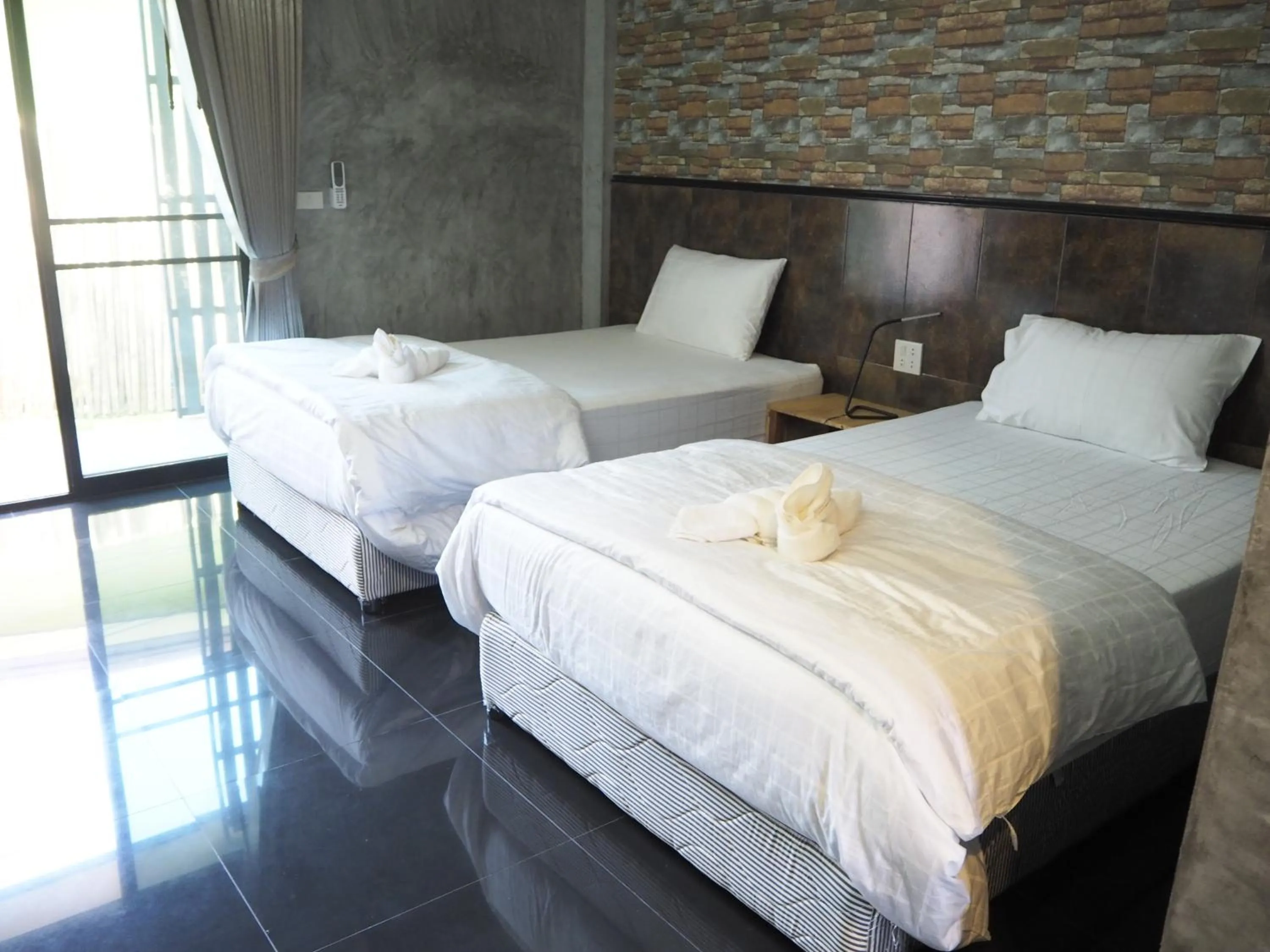 Bed in Needa Rock Resort