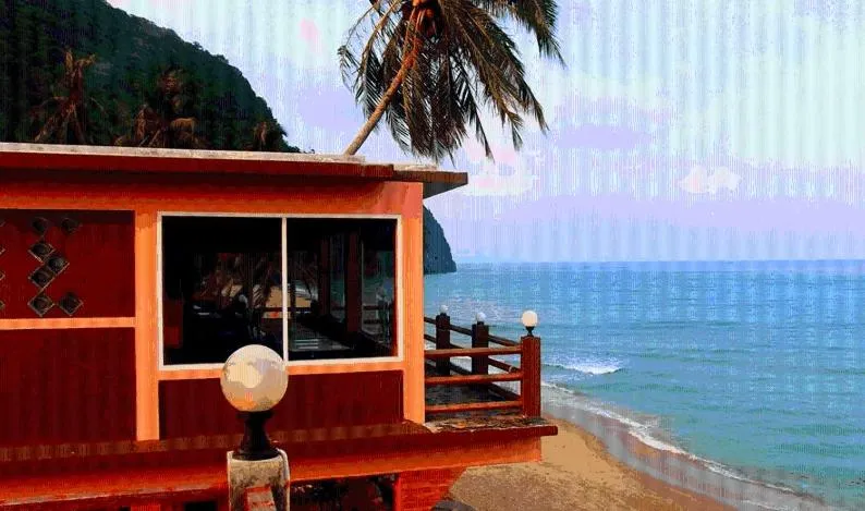 Beach in Needa Rock Resort