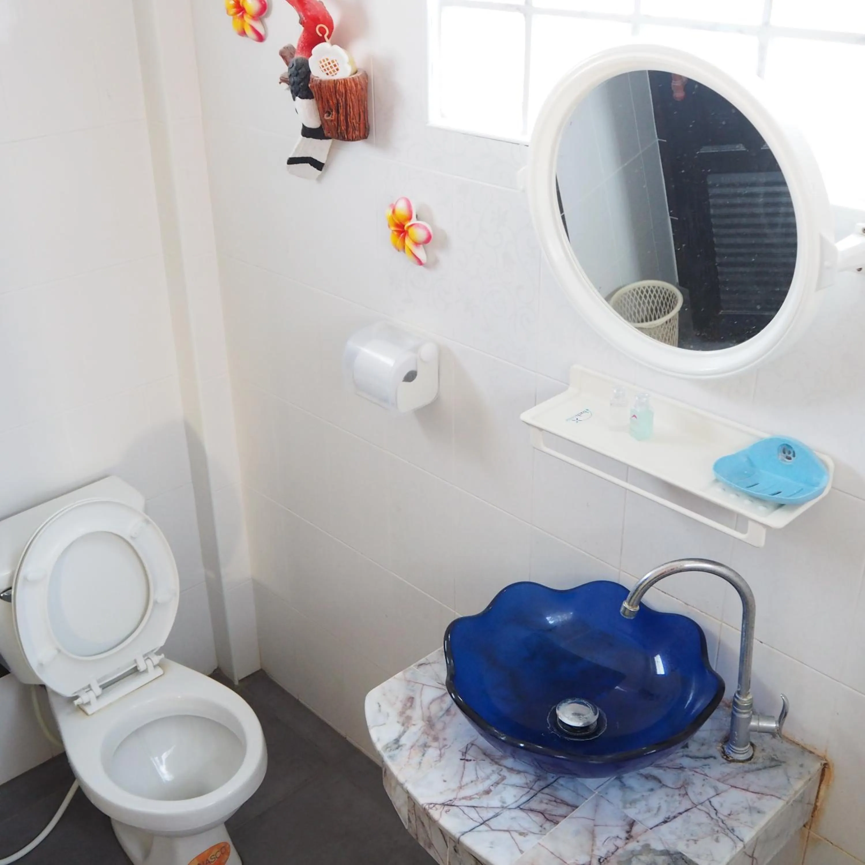 Photo of the whole room in Needa Rock Resort