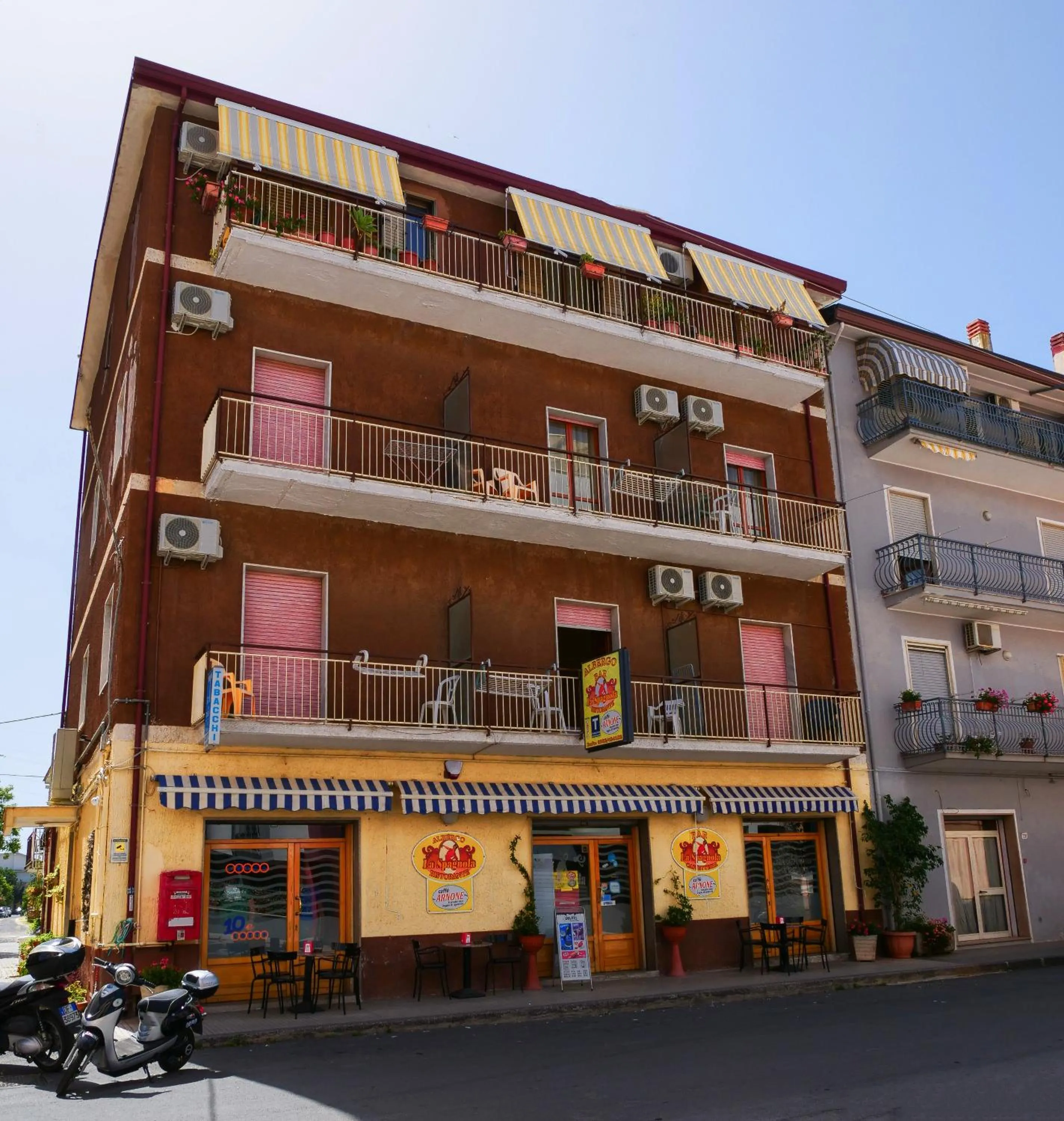 Property building in La spagnola