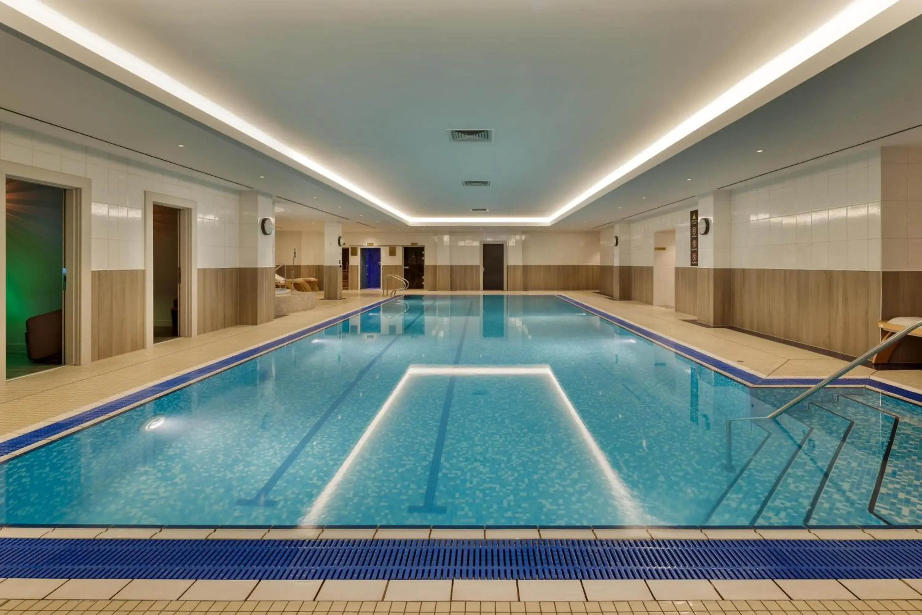 Pool view in Hilton Glasgow Pool view in Hilton Glasgow