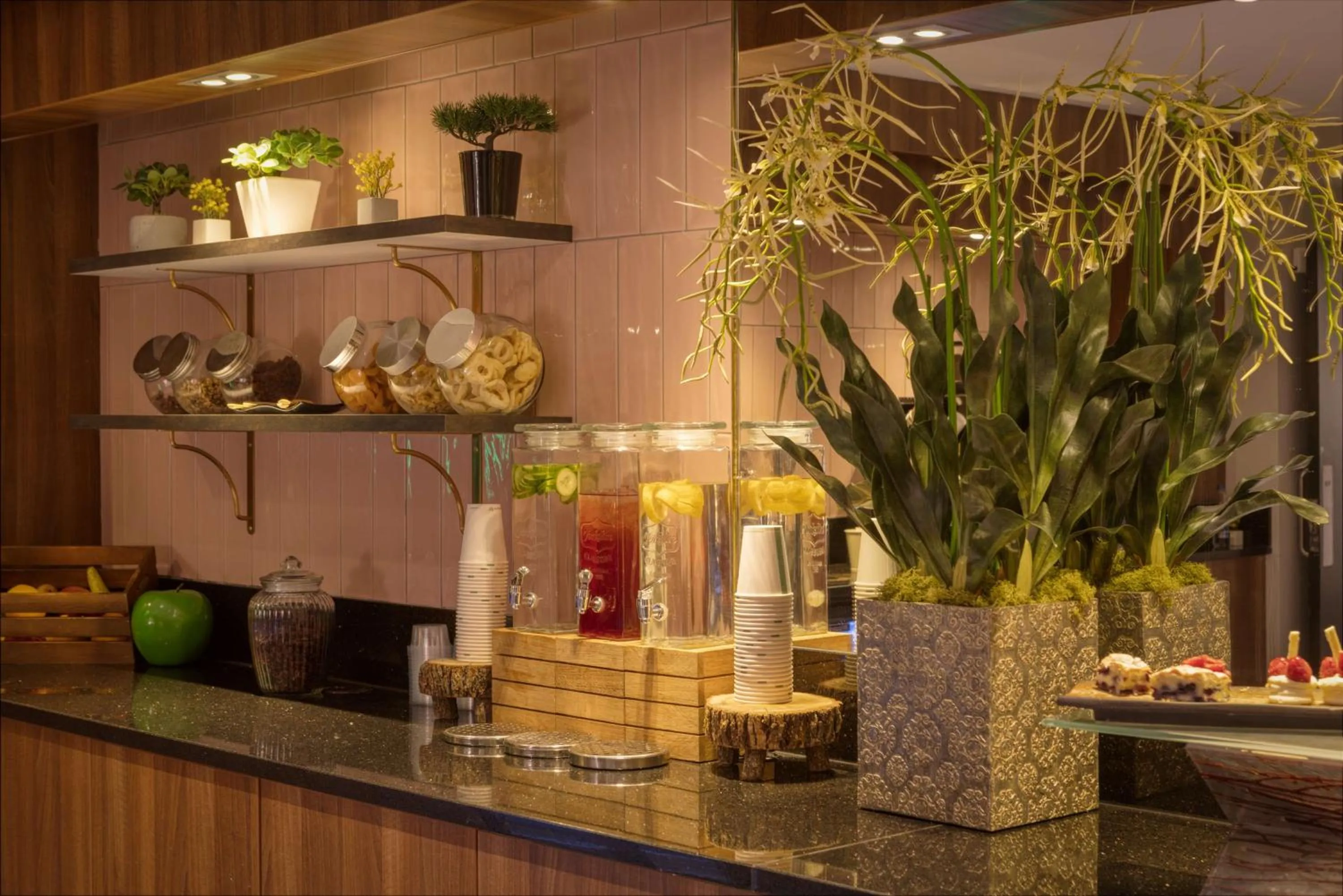 Dining area in Hilton Glasgow