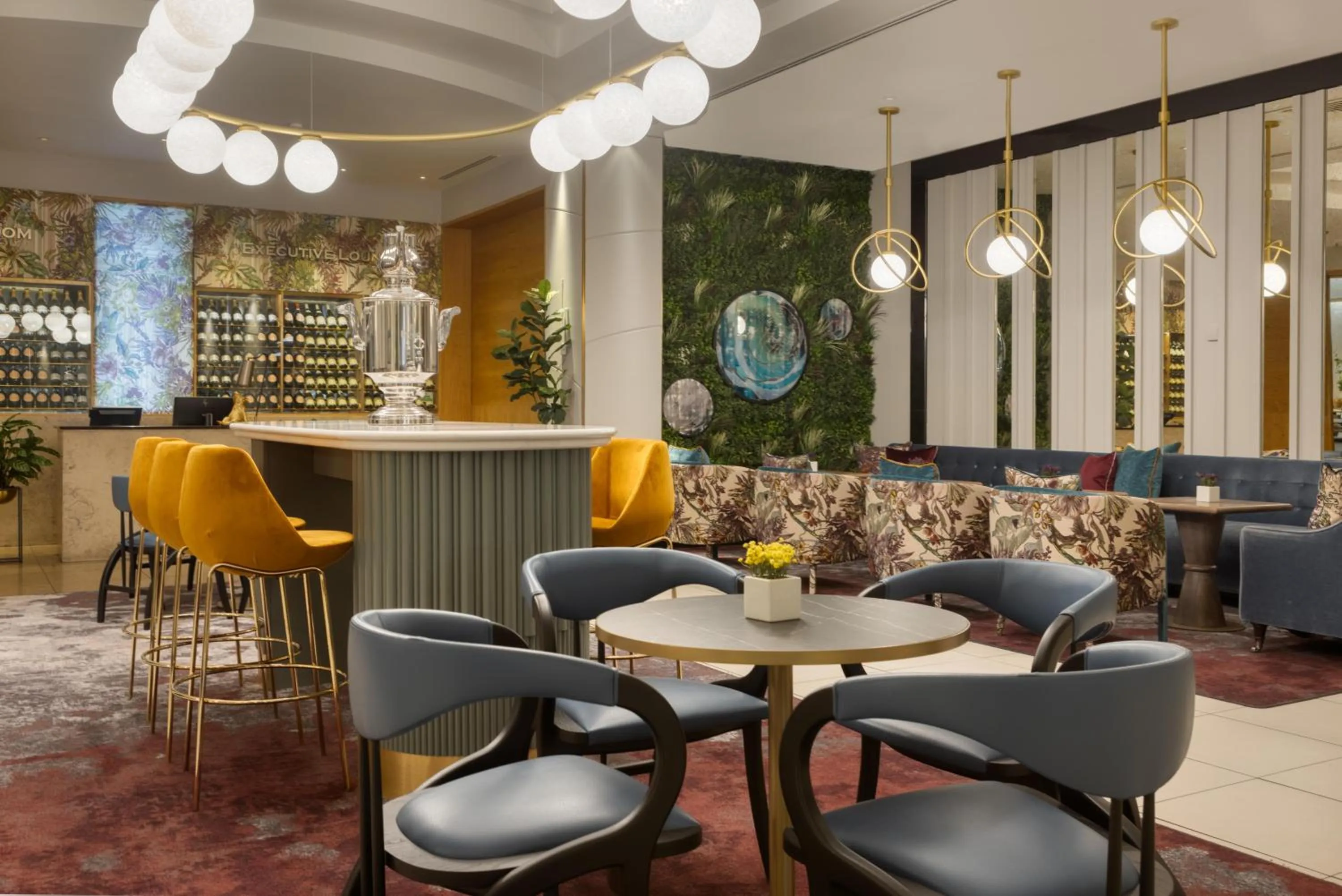 Dining area in Hilton Glasgow