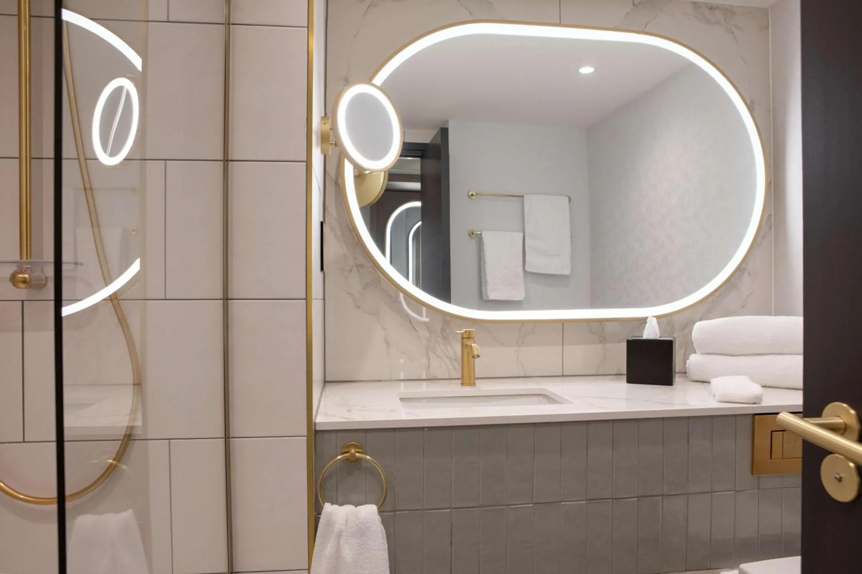 Bathroom in Hilton Glasgow Bathroom in Hilton Glasgow