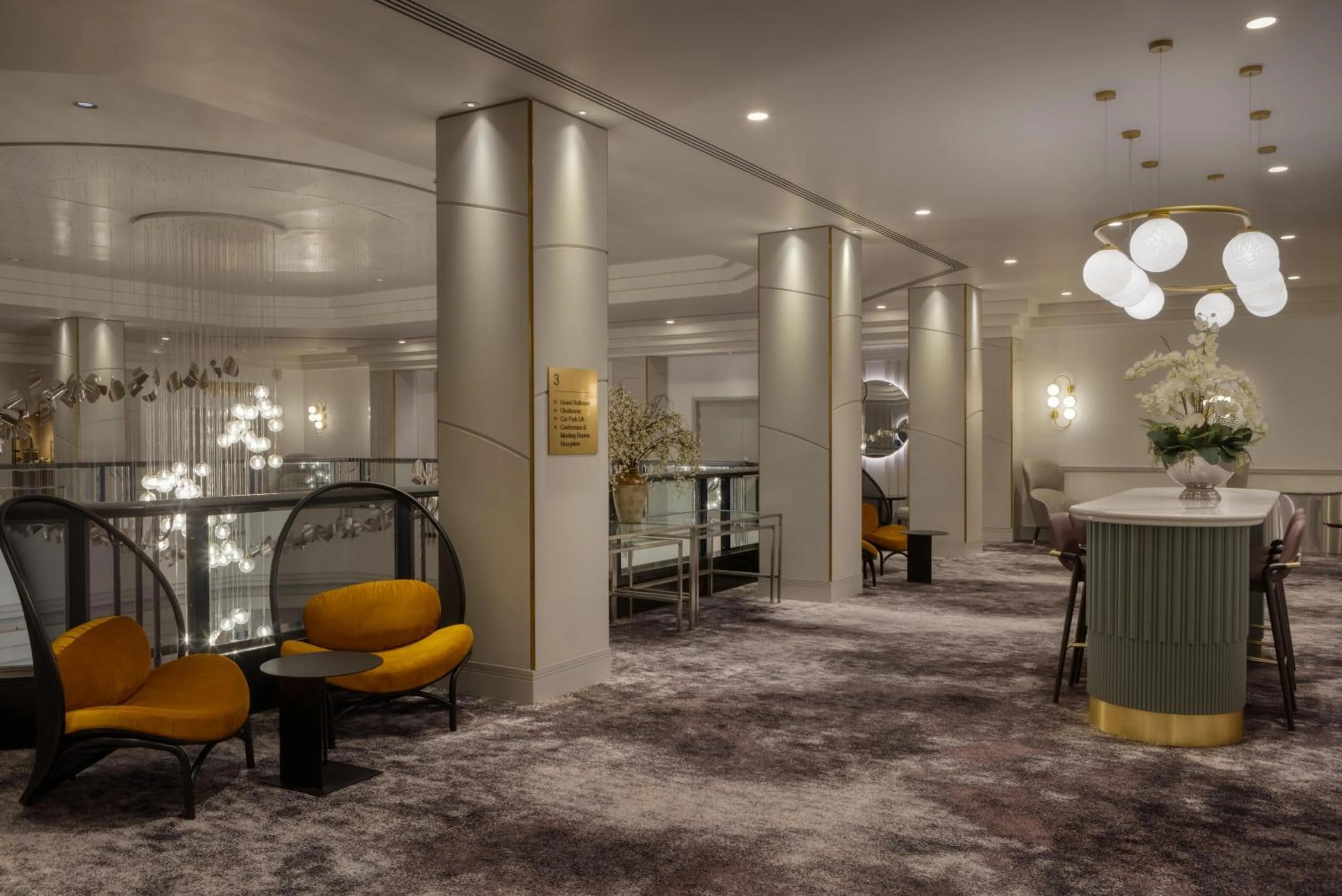 Lobby or reception in Hilton Glasgow