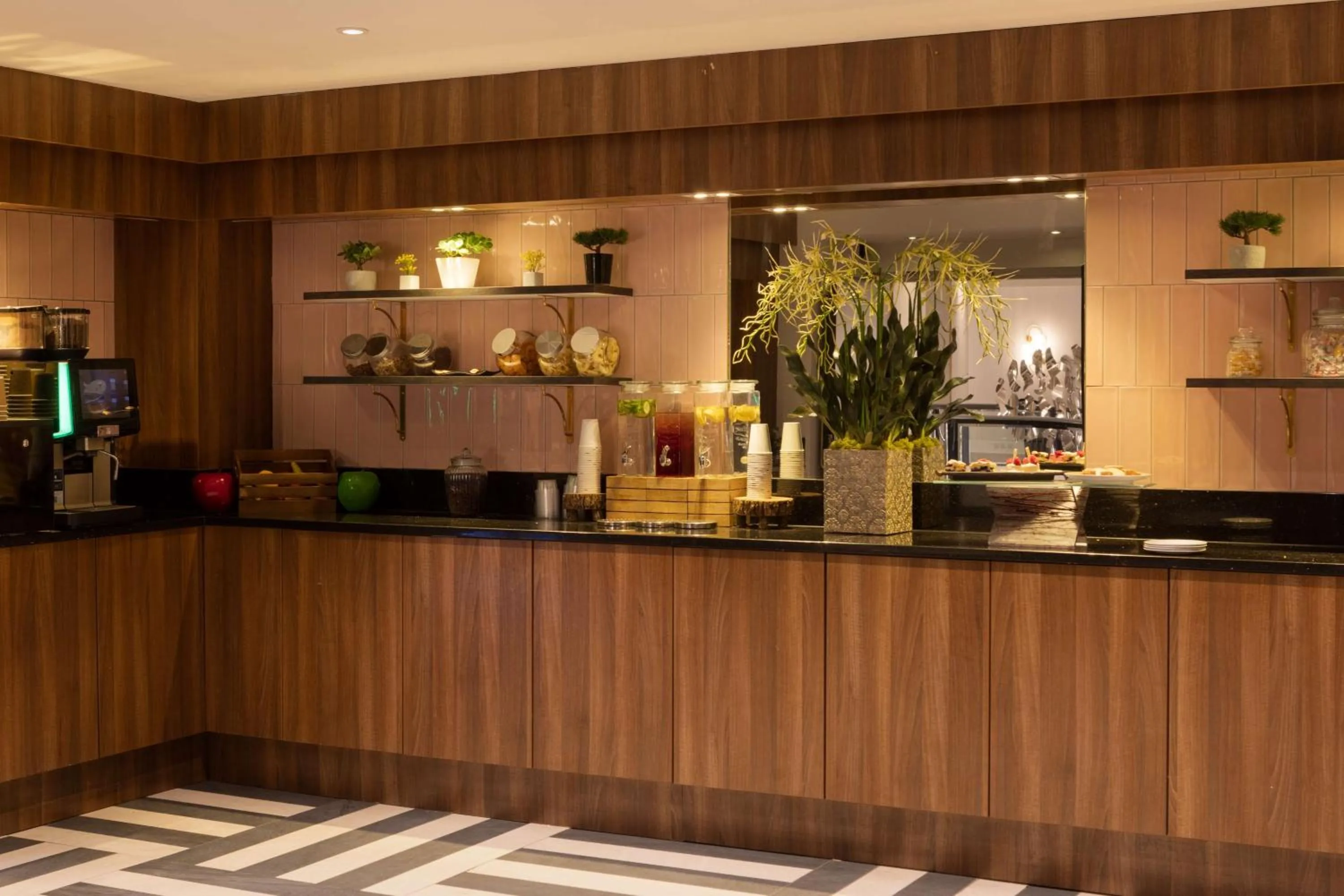 Dining area in Hilton Glasgow