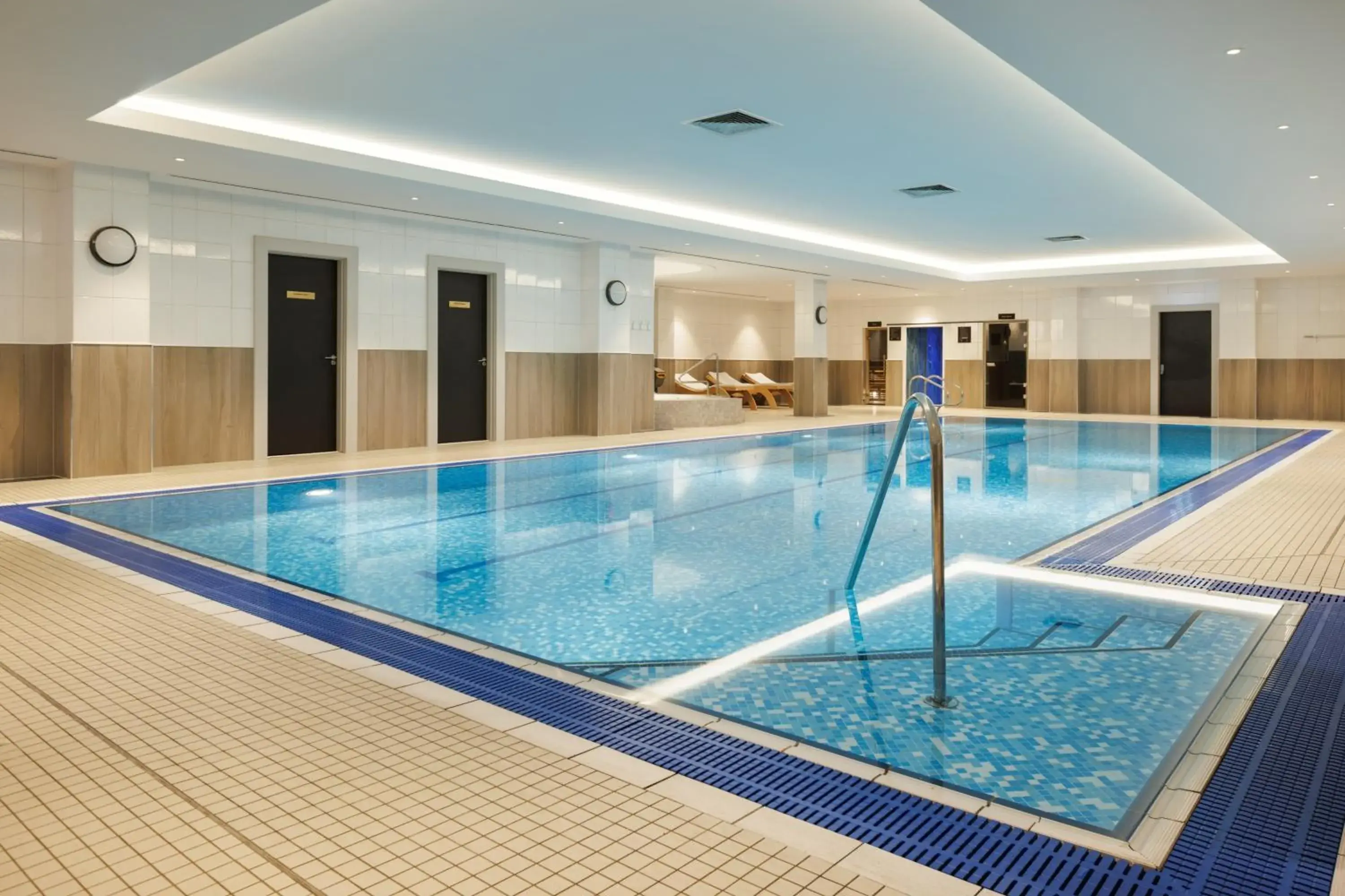 Swimming pool in Hilton Glasgow Swimming pool in Hilton Glasgow