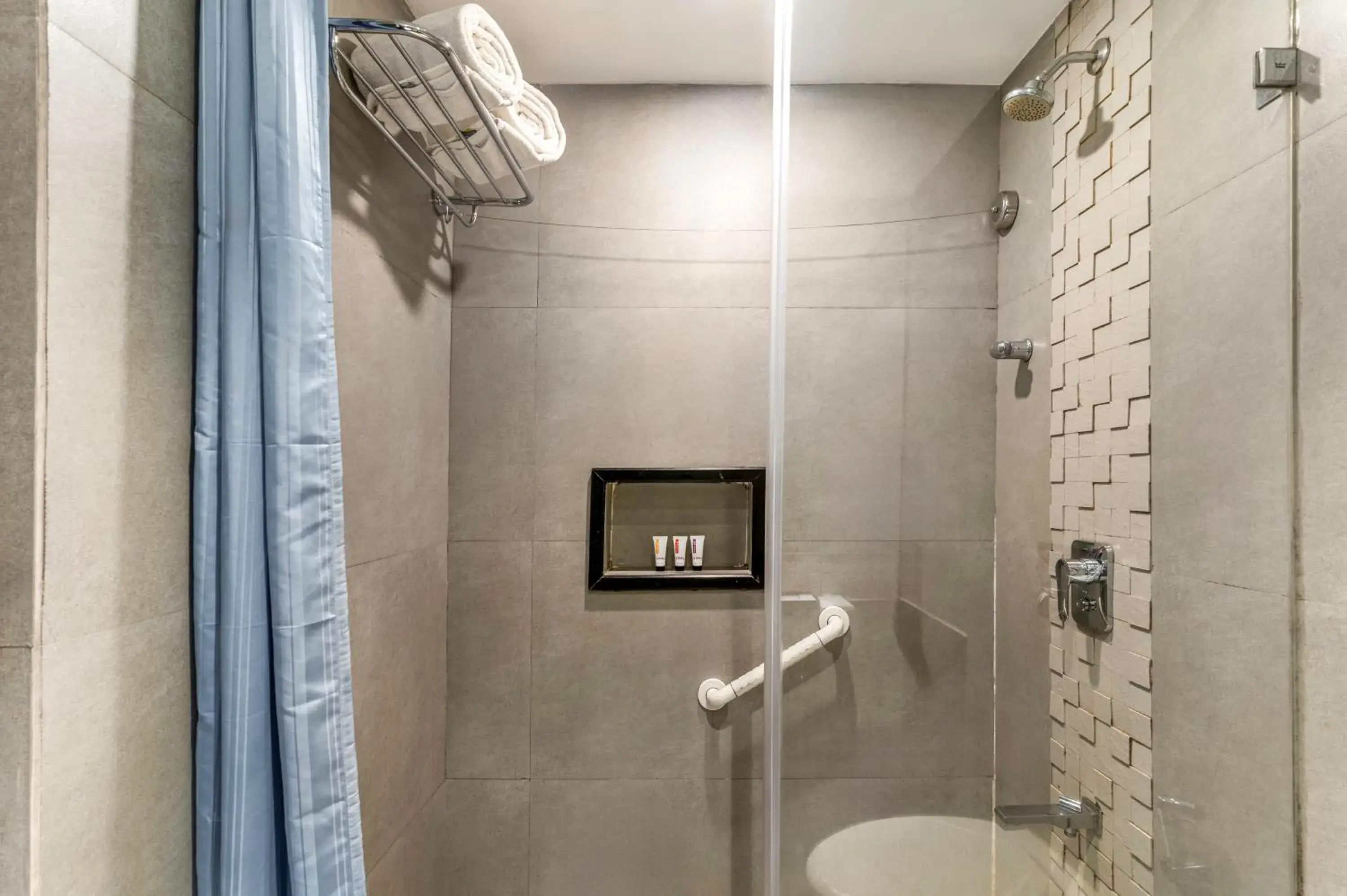 Valley View Classic Room in Sterling Kodai Valley Valley View Classic Room in Sterling Kodai Valley