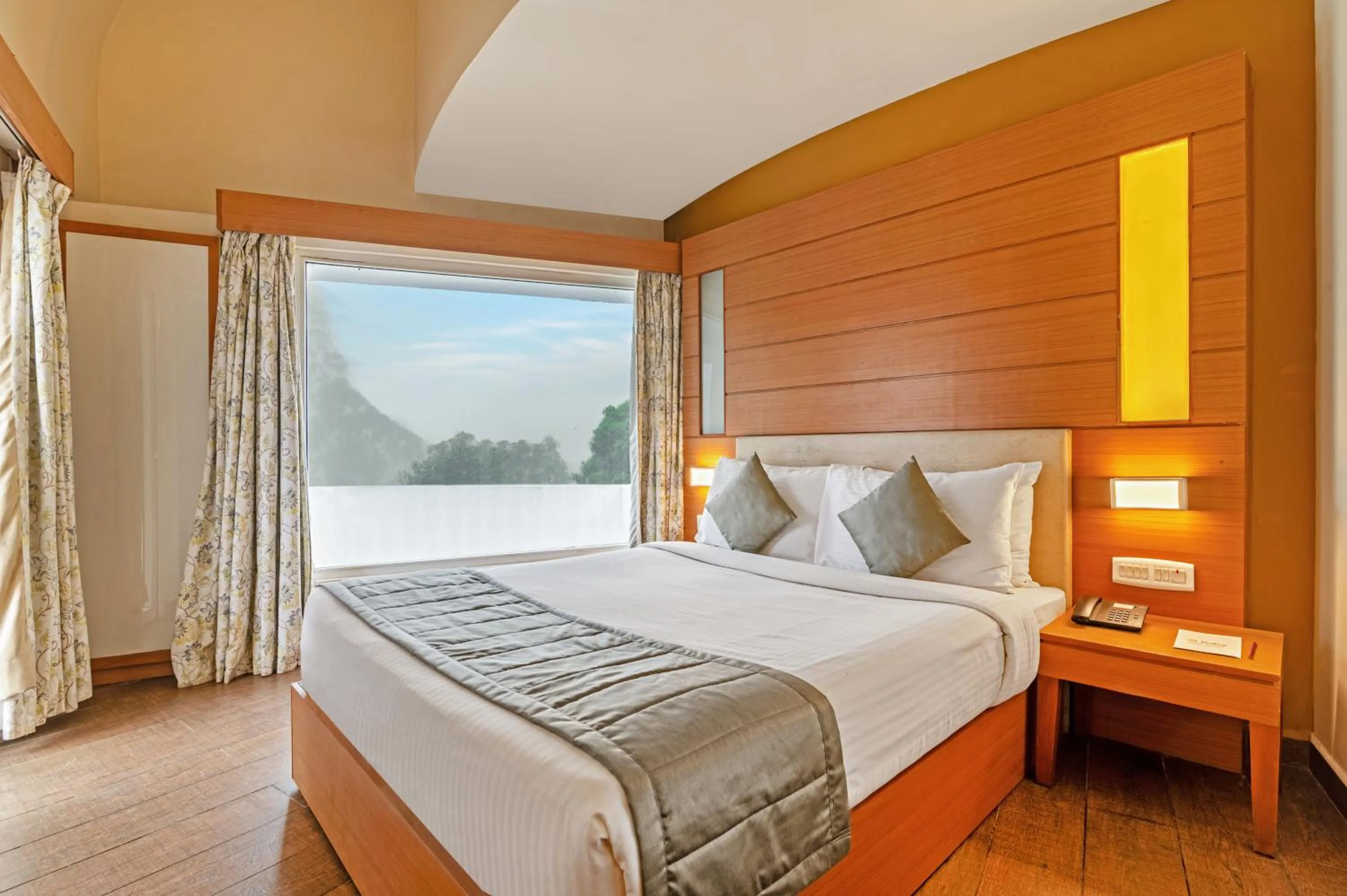 Bed in Sterling Kodai Valley