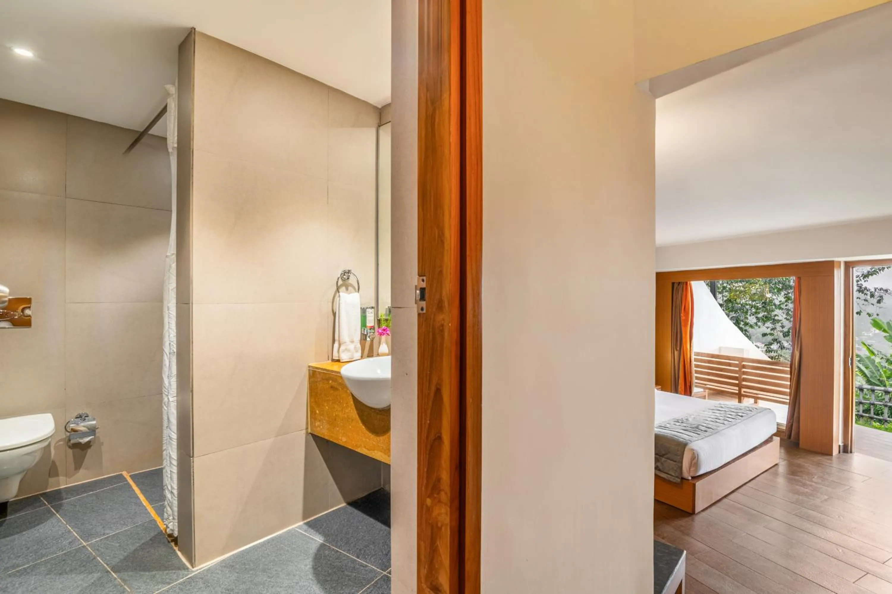 Bathroom, Bed in Sterling Kodai Valley