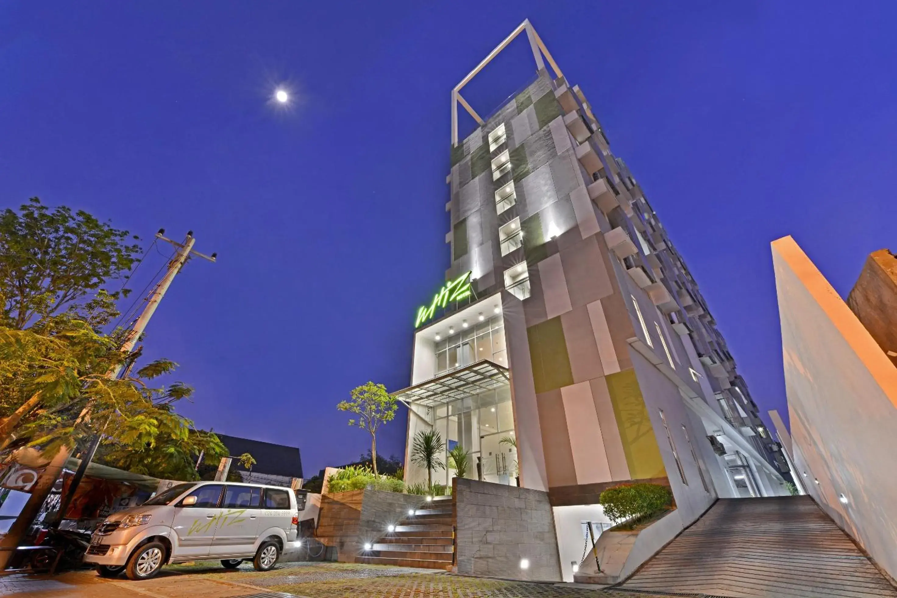 Whiz Hotel Pemuda Semarang Whiz Hotel Pemuda Semarang