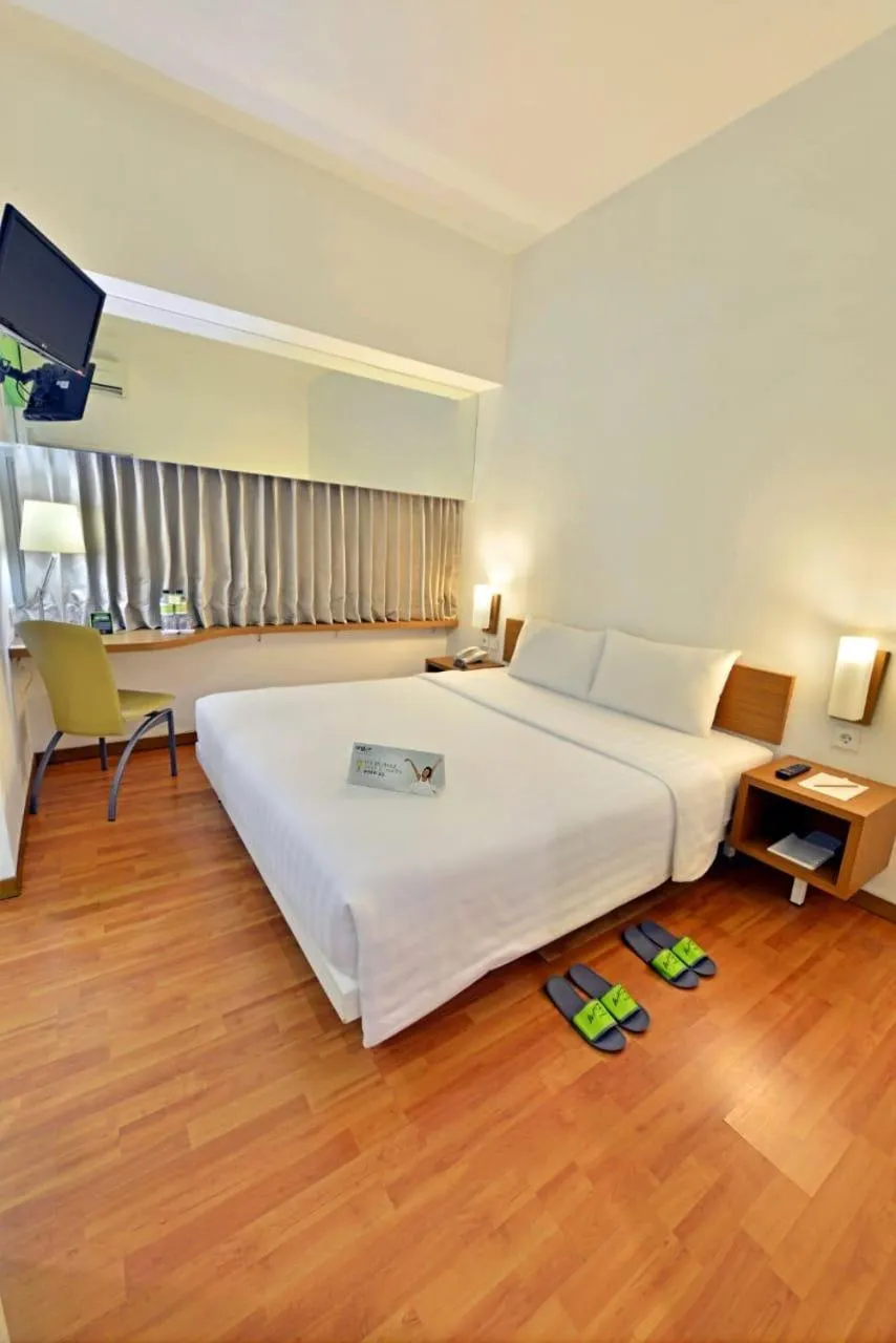 Bedroom, Bed in Whiz Hotel Pemuda Semarang