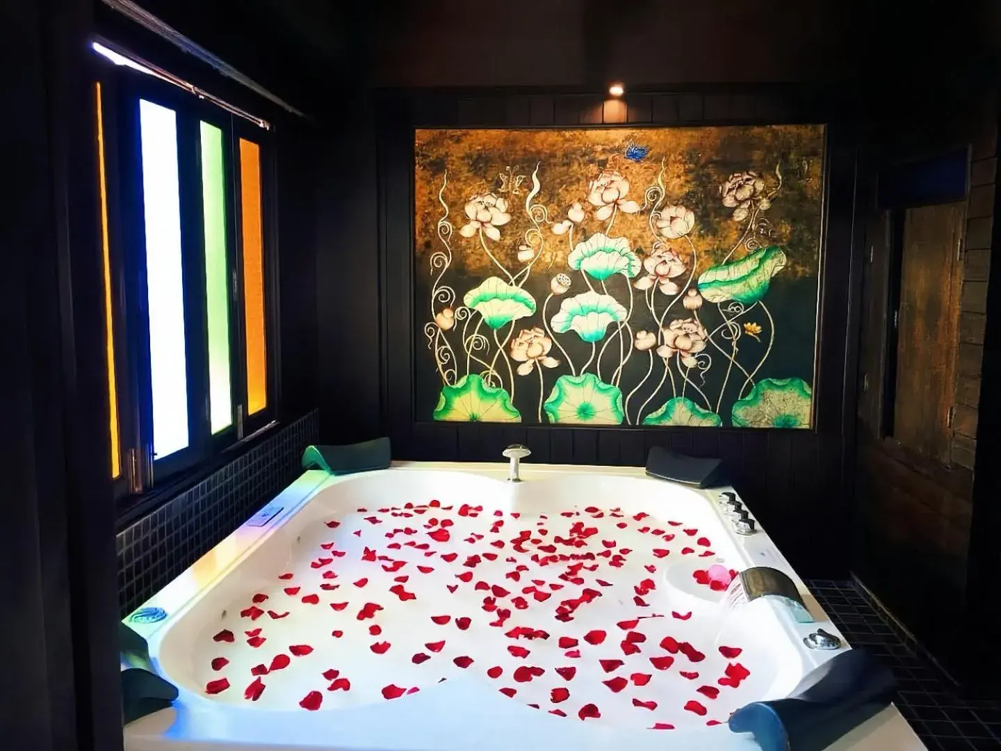 Bath, Bed in Singha Montra Lanna Boutique Style Hotel Bath, Bed in Singha Montra Lanna Boutique Style Hotel