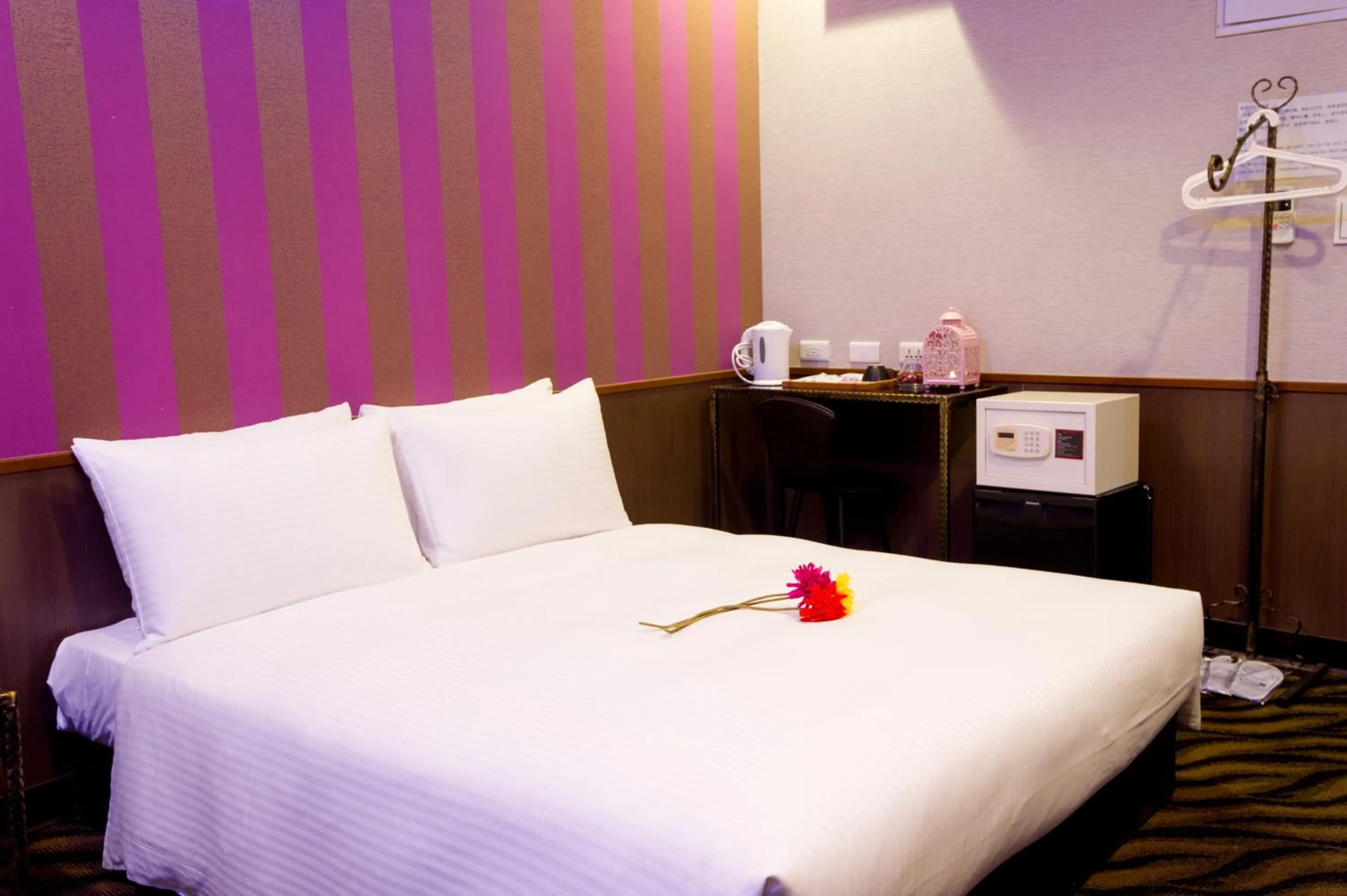 Photo of the whole room in Moshamanla Hotel - Ximen