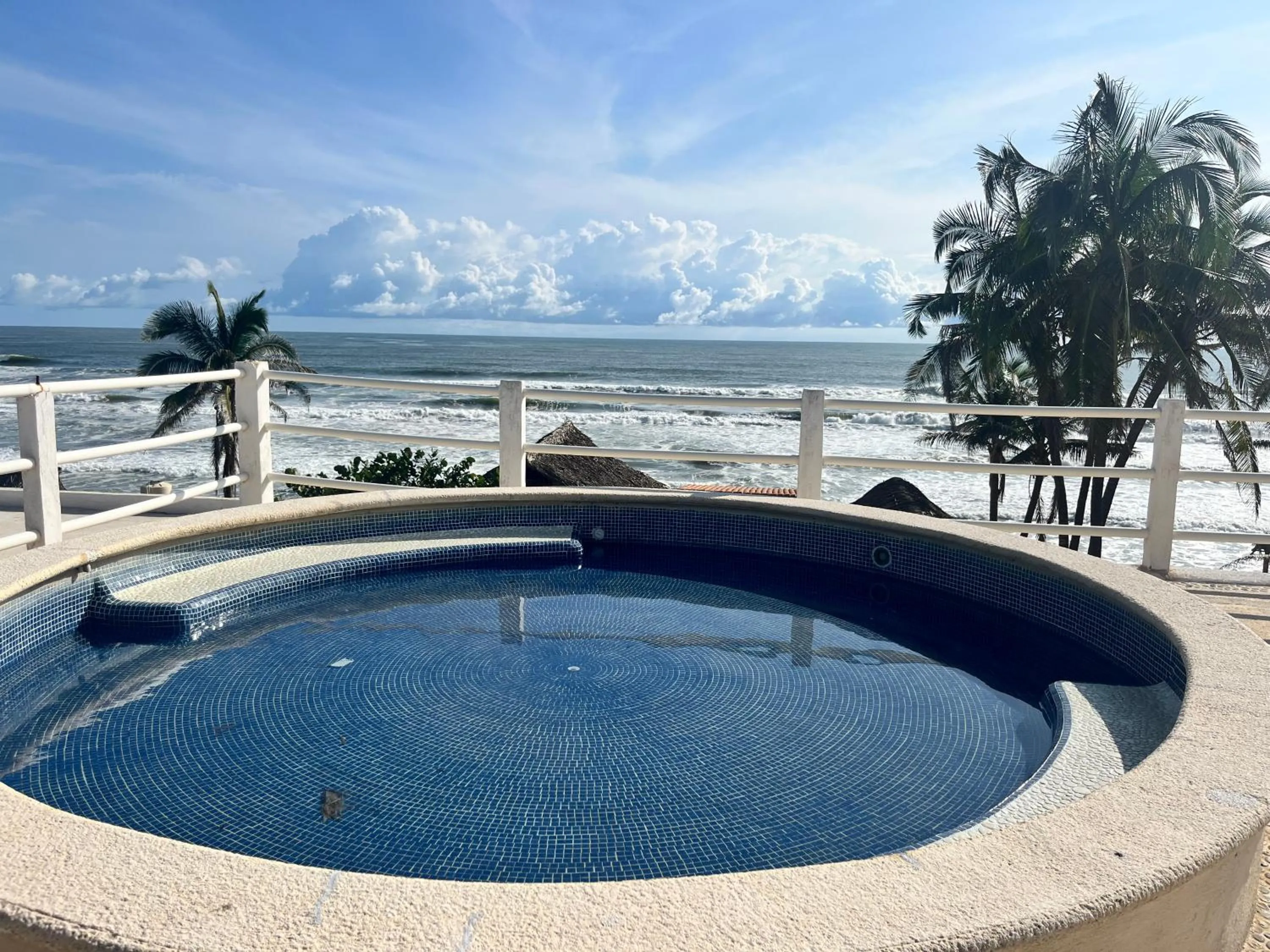 Swimming pool in Casa de las Olas Surf & Beach Club