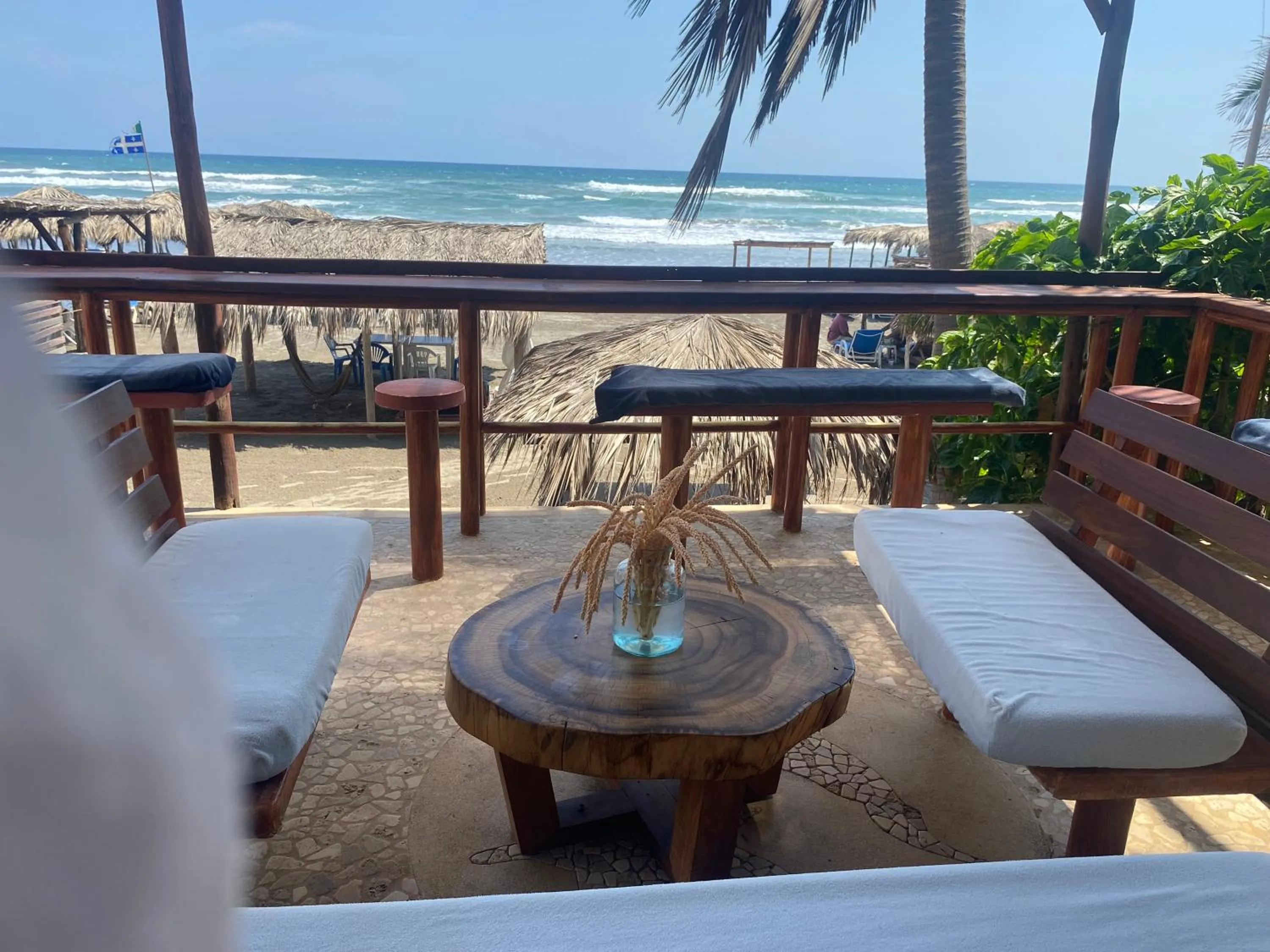 Restaurant/places to eat in Casa de las Olas Surf & Beach Club