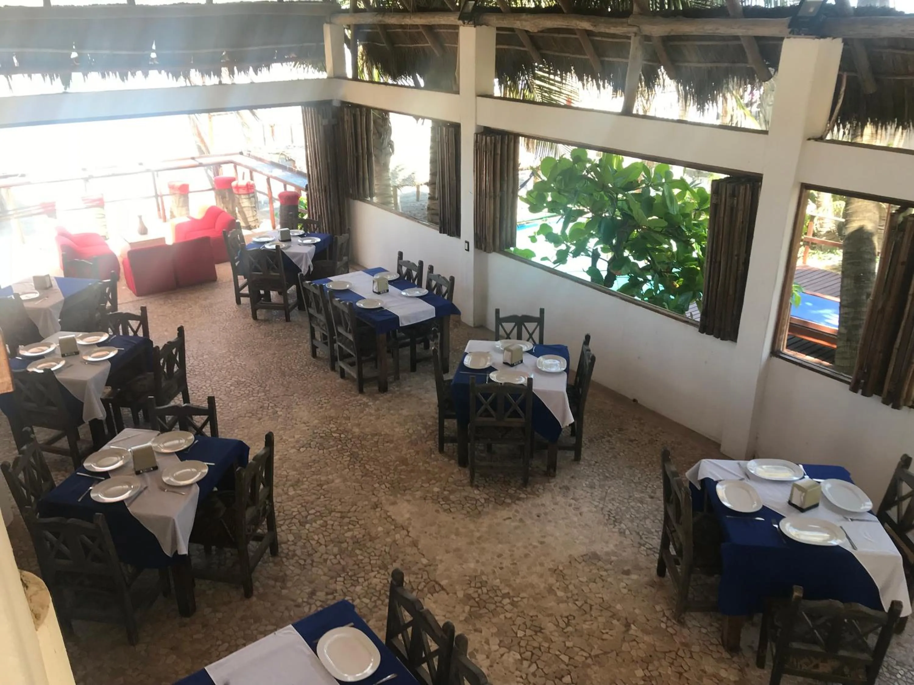 Restaurant/places to eat in Casa de las Olas Surf & Beach Club