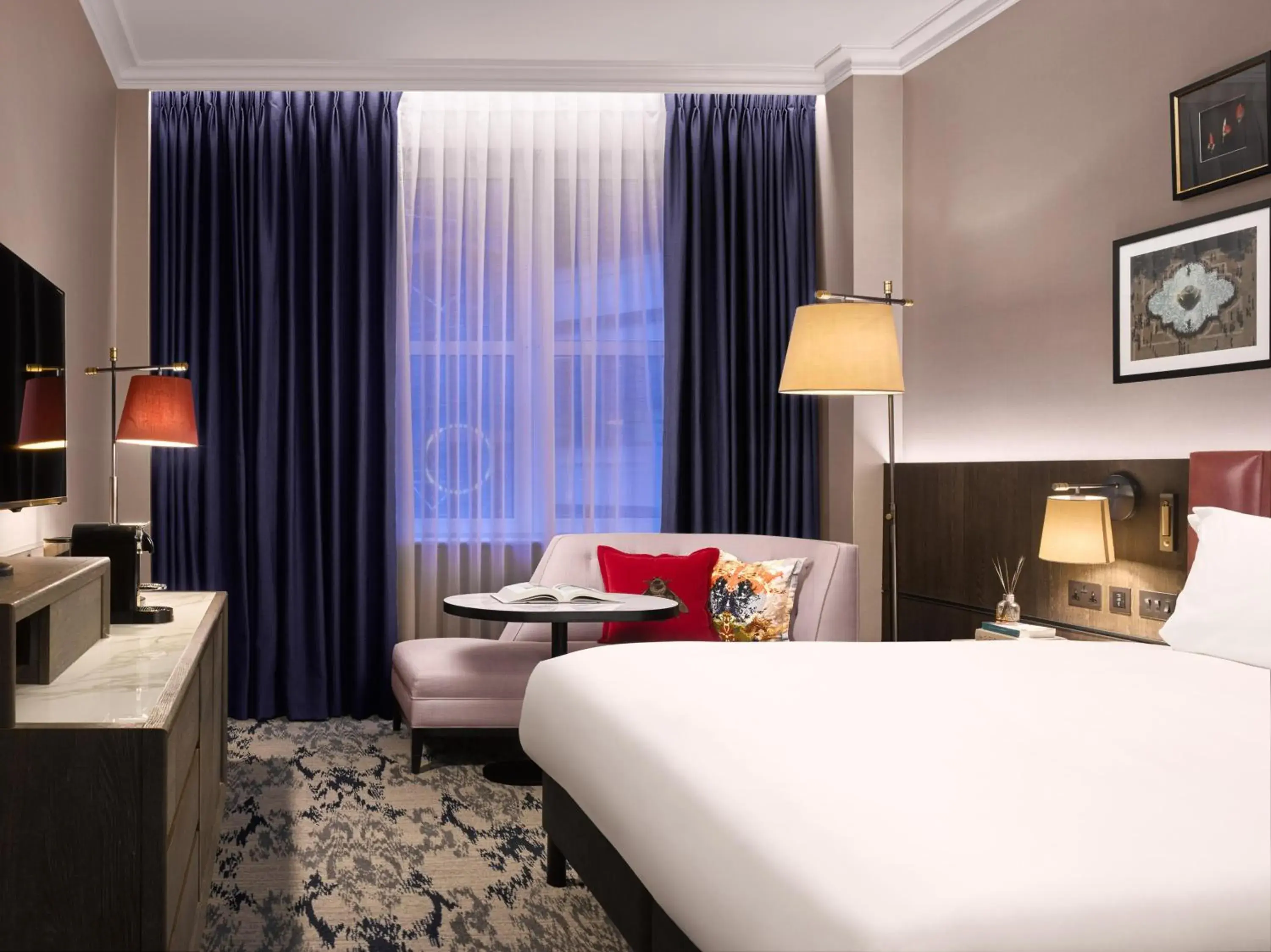 Bed in The Trafalgar St. James, London Curio collection by Hilton Bed in The Trafalgar St. James, London Curio collection by Hilton