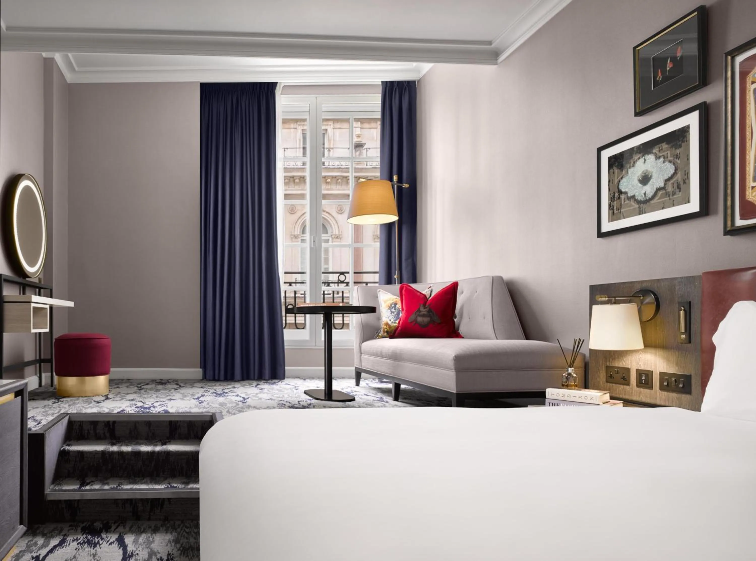 Bed in The Trafalgar St. James, London Curio collection by Hilton