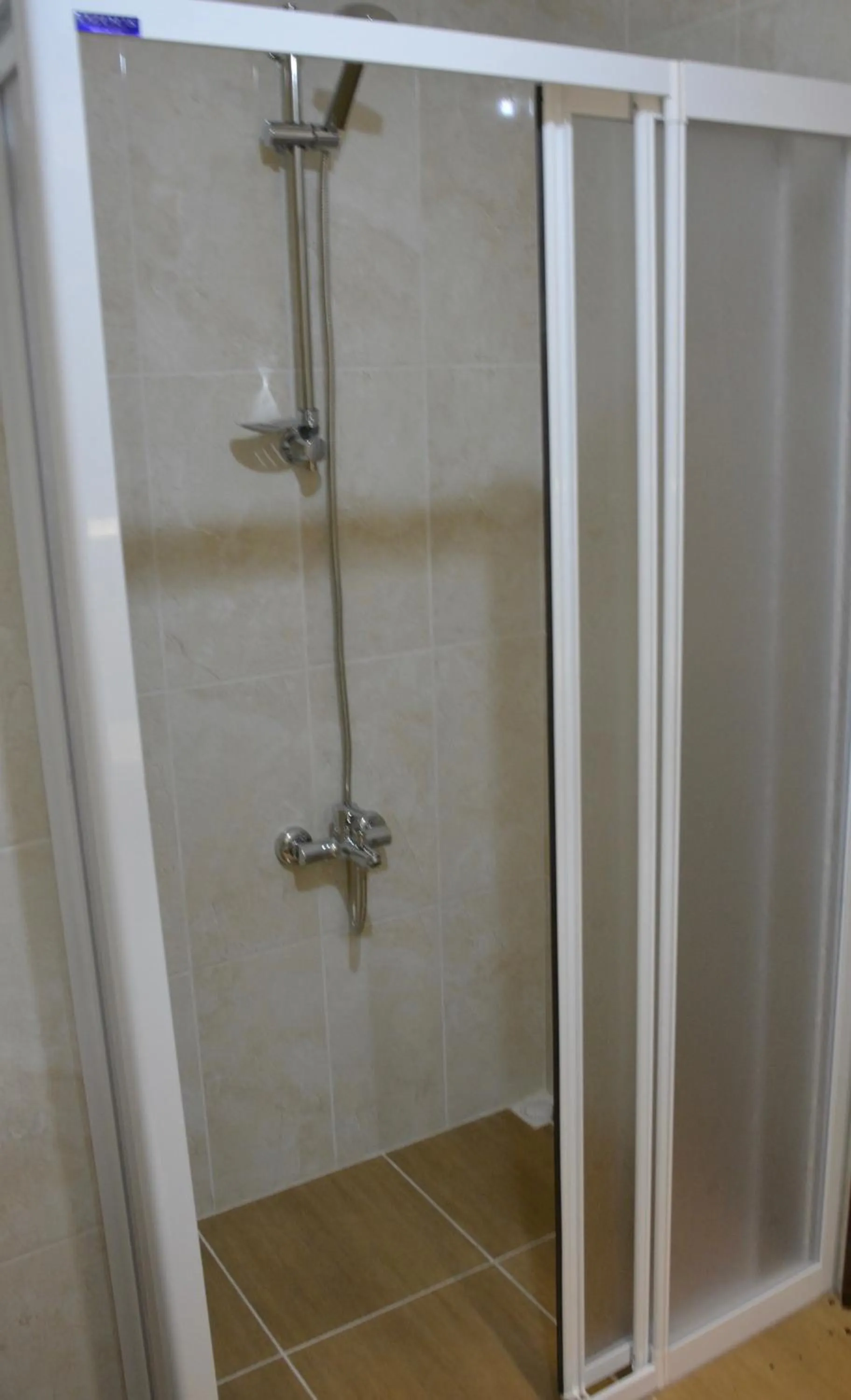 Shower in Genc Yazici Hotel Uludag
