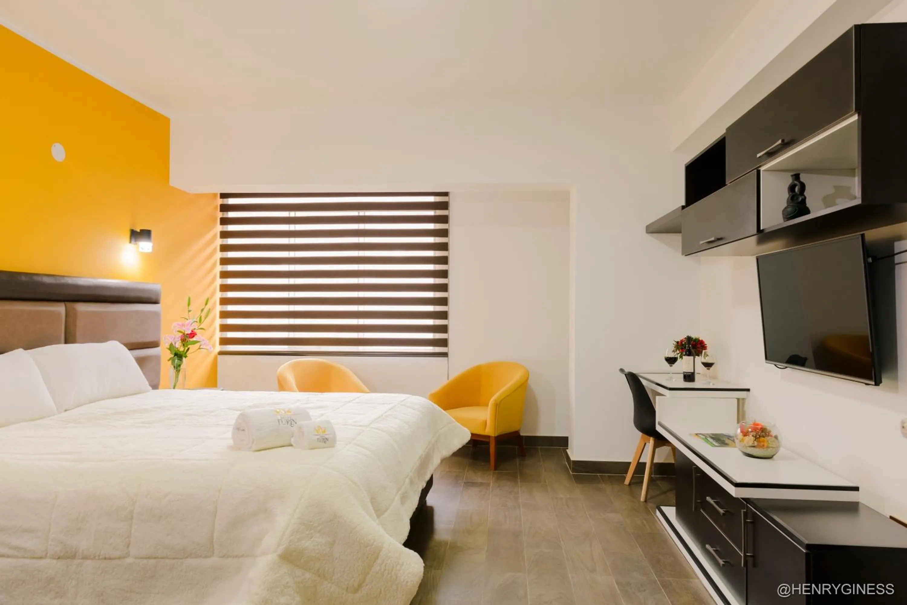 Bed in Hotel Turin