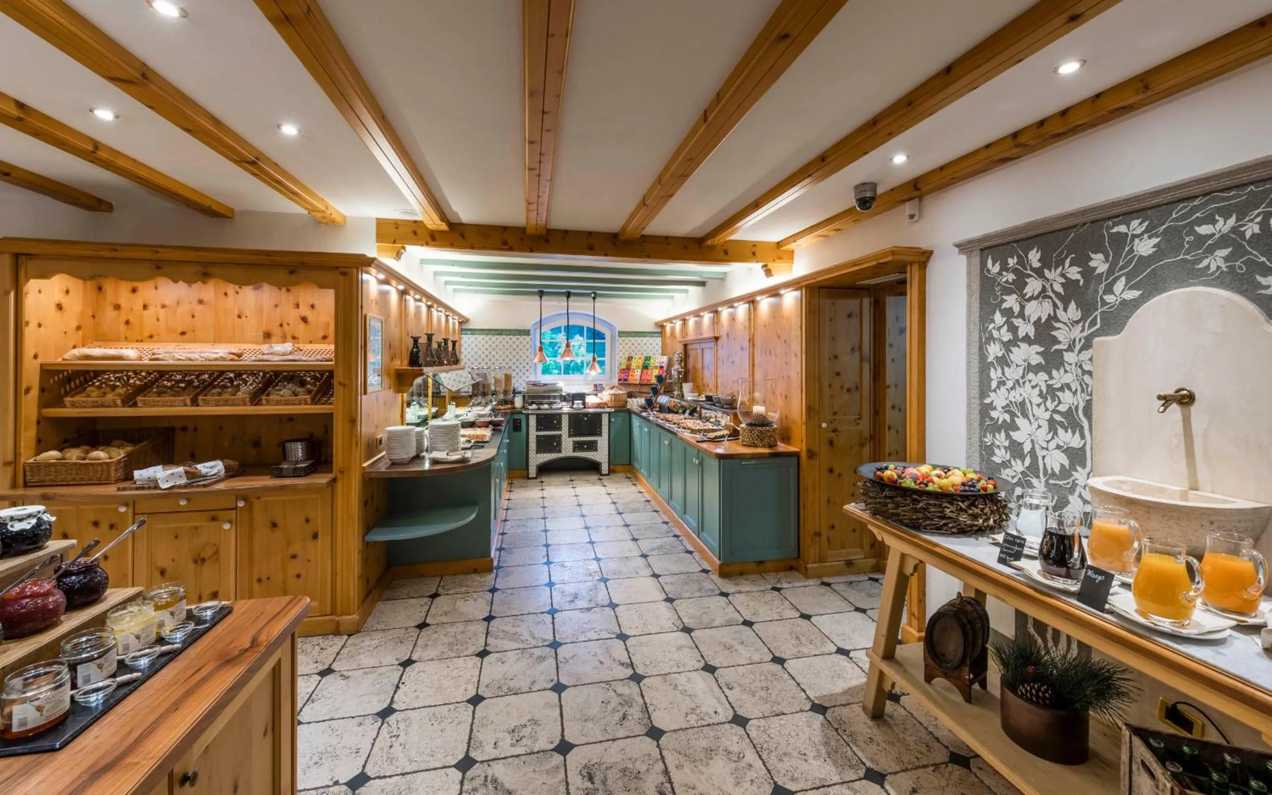 Restaurant/places to eat in Hotel Angelo Engel